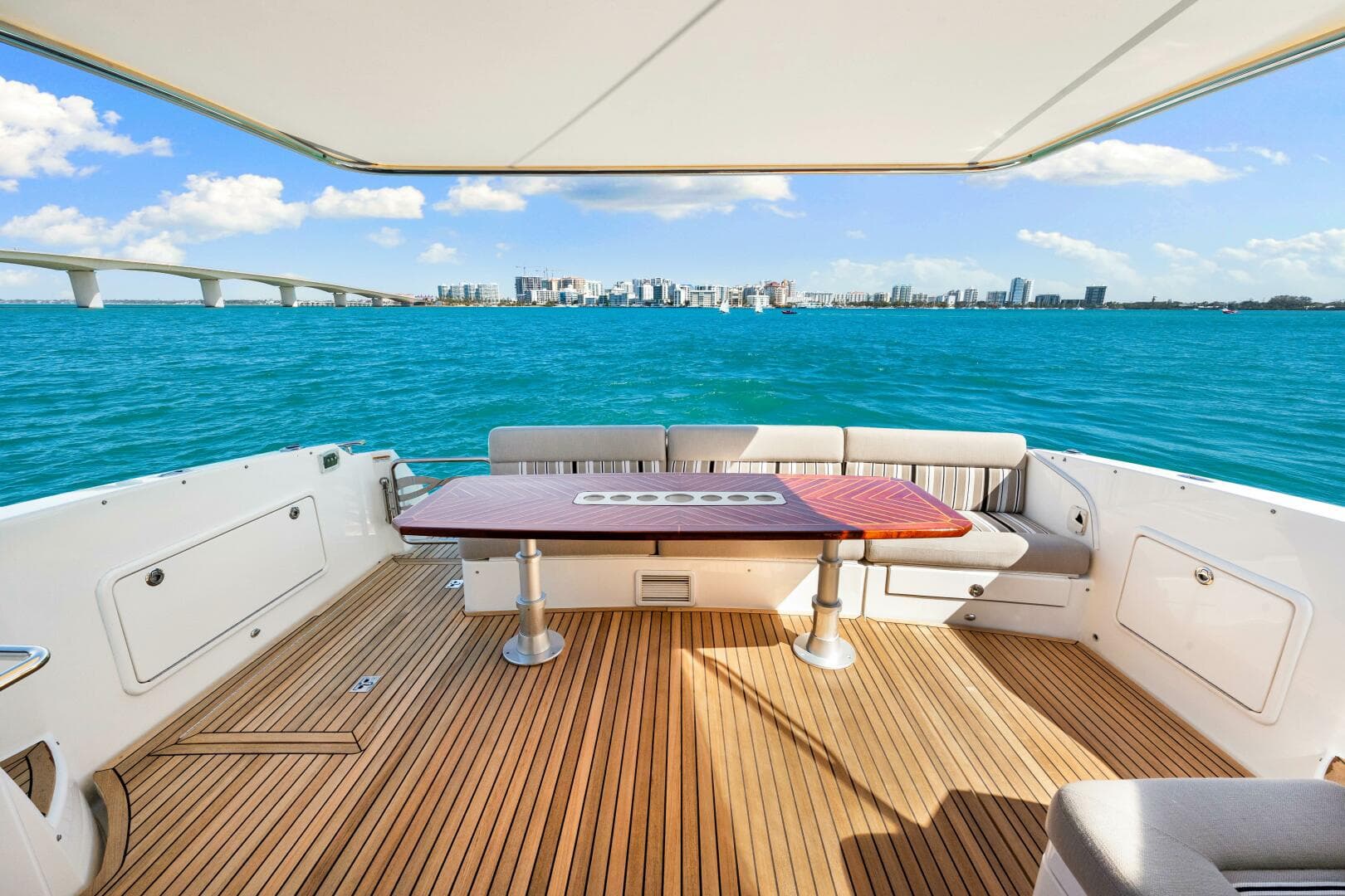 2016 Riviera 5000 Sport Yacht — photo 46