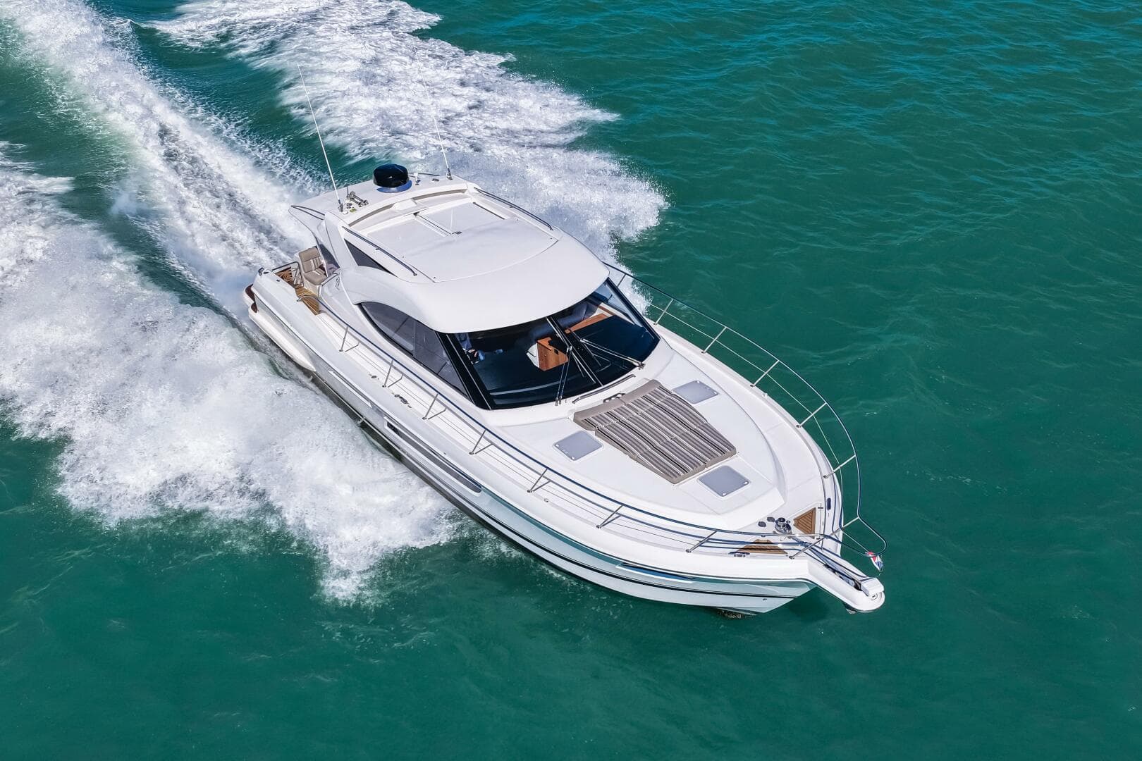 2016 Riviera 5000 Sport Yacht — photo 32