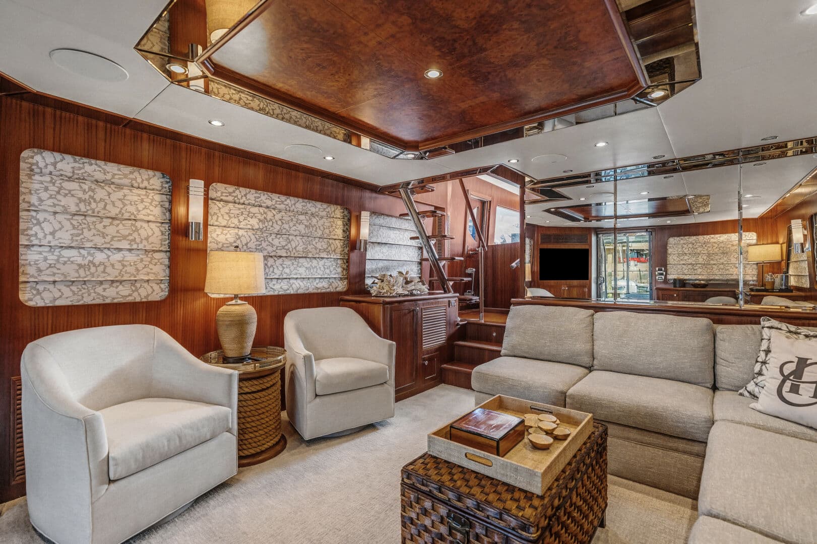 2013 Ocean Alexander 65 Pilothouse — photo 22