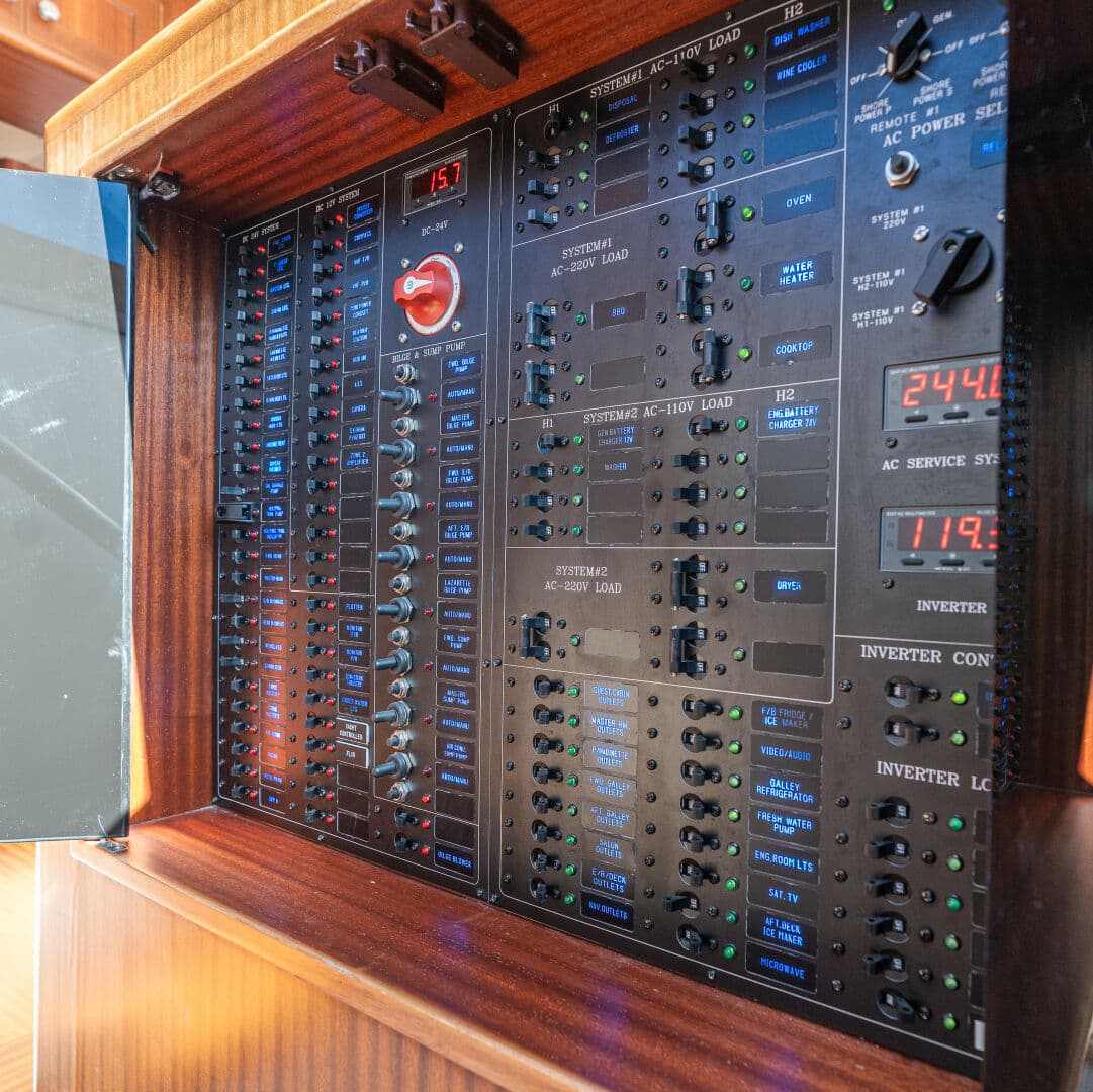 2013 Ocean Alexander 65 Pilothouse — photo 42