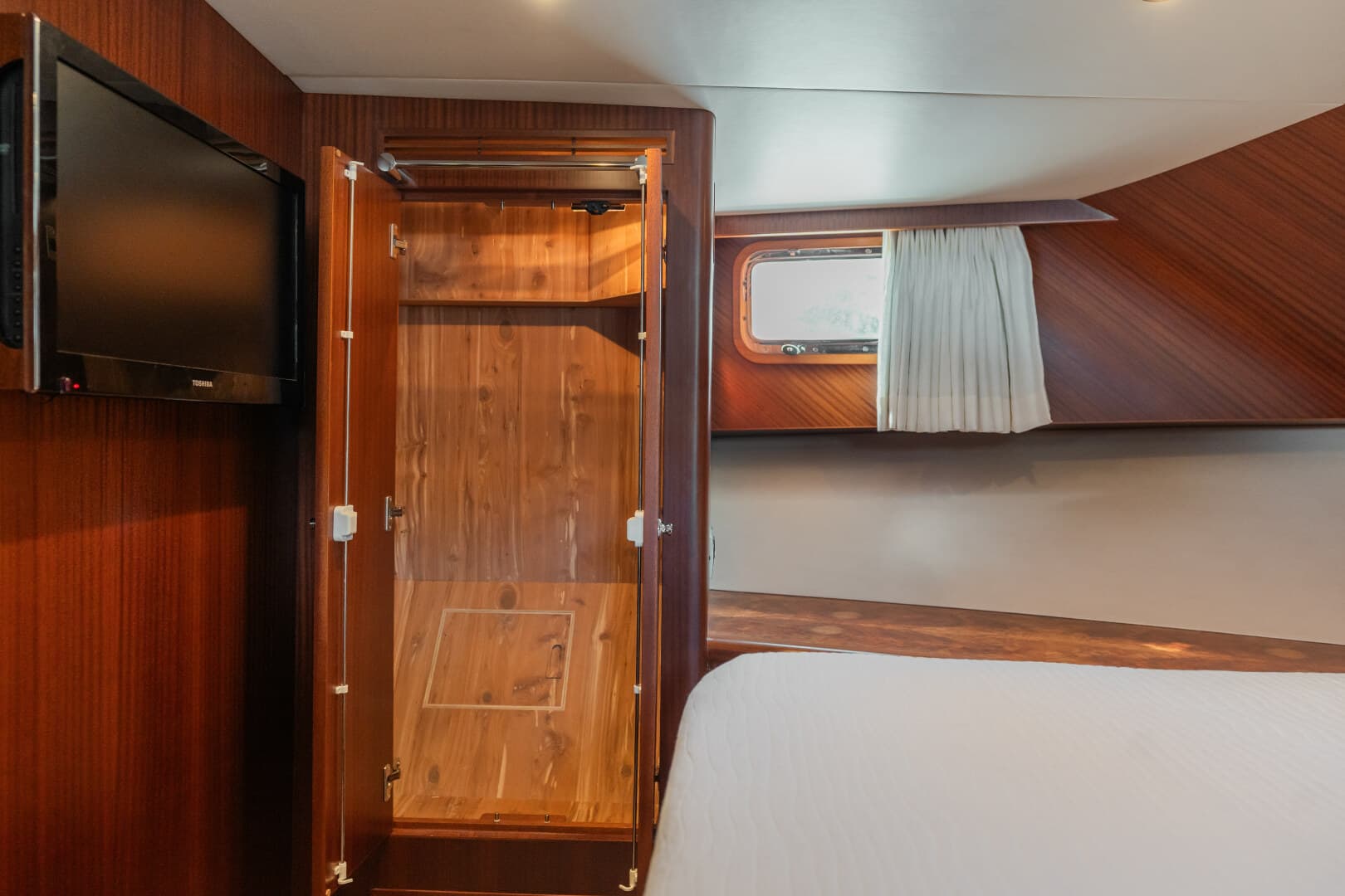 2013 Ocean Alexander 65 Pilothouse — photo 57