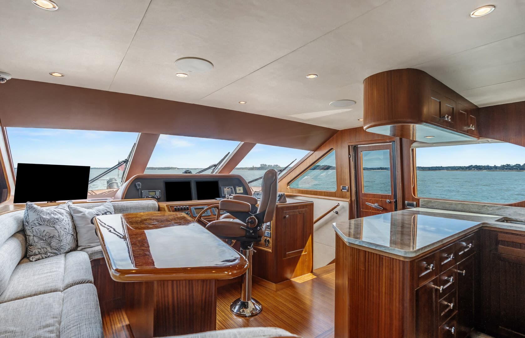 2013 Ocean Alexander 65 Pilothouse — photo 27