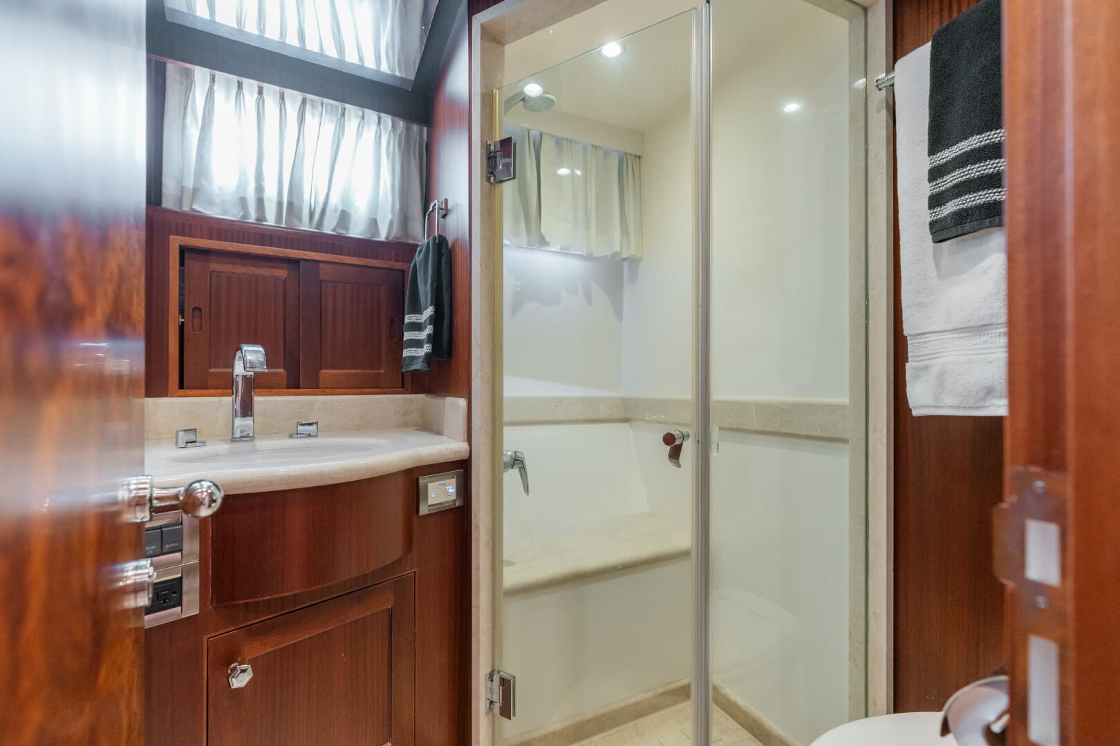 2013 Ocean Alexander 65 Pilothouse — photo 61