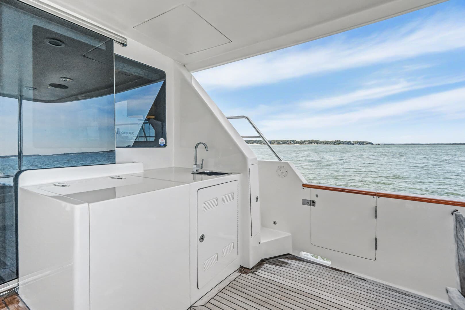 2013 Ocean Alexander 65 Pilothouse — photo 12