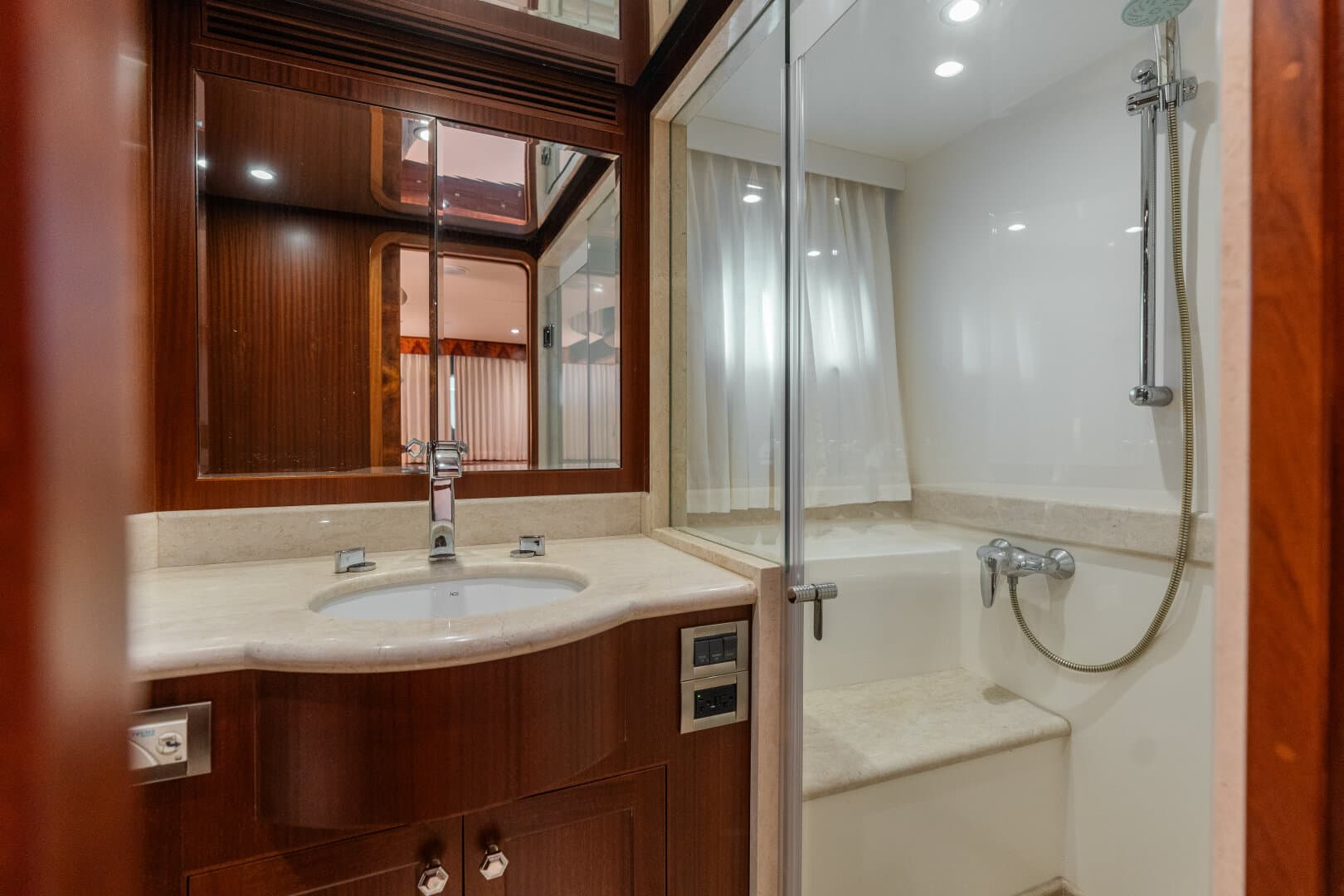 2013 Ocean Alexander 65 Pilothouse — photo 72