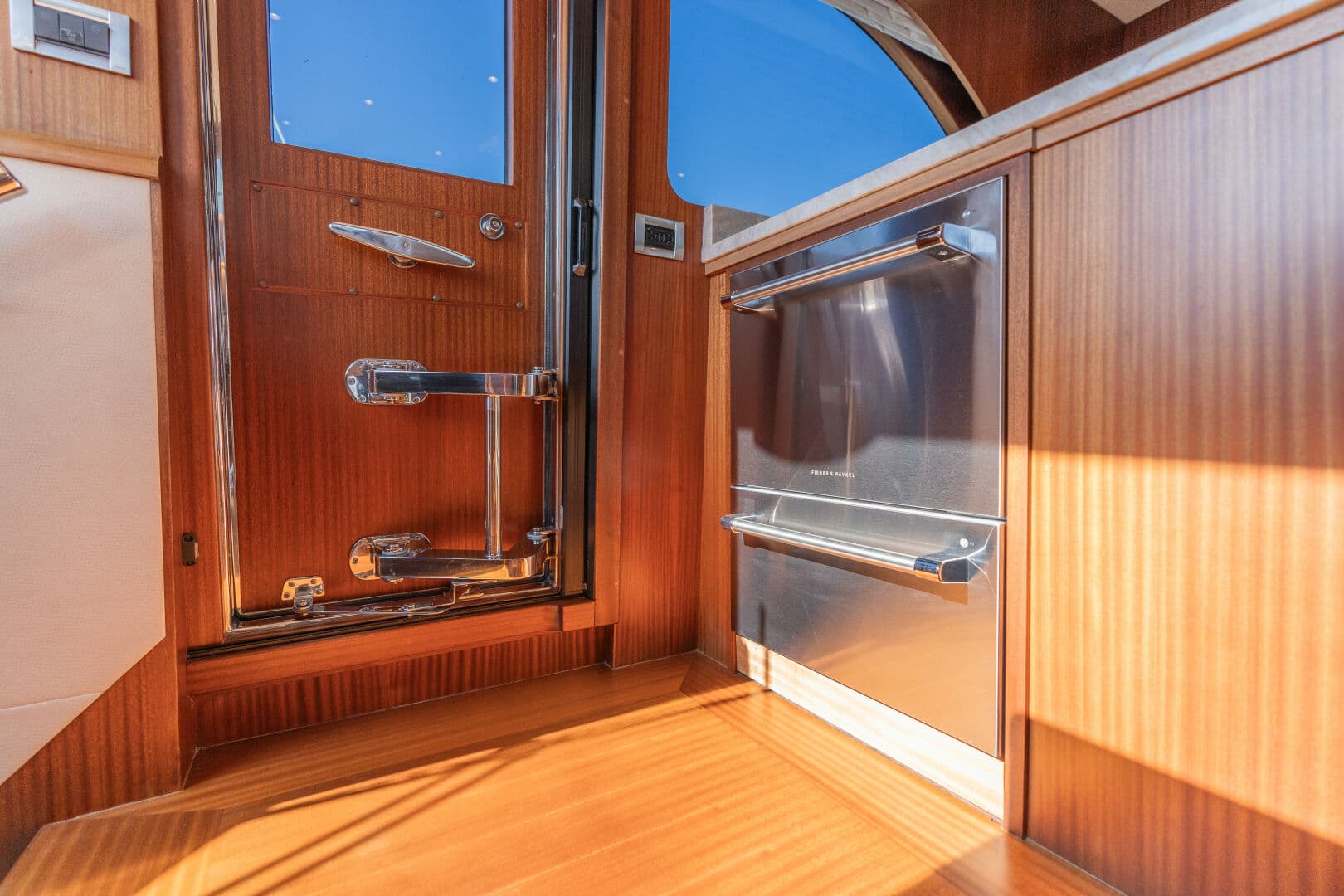 2013 Ocean Alexander 65 Pilothouse — photo 31