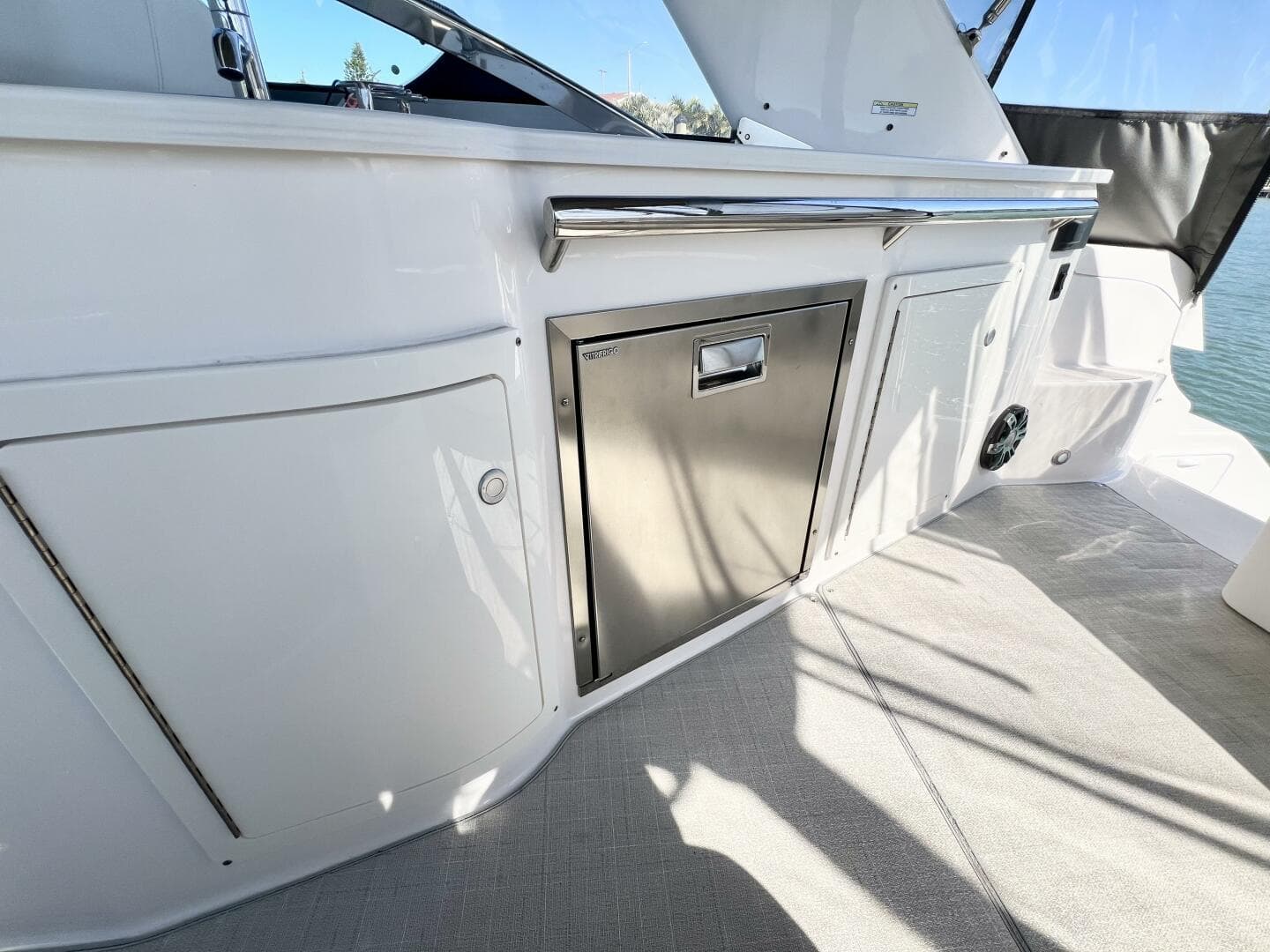 2021 Regal 33 Xo — photo 12