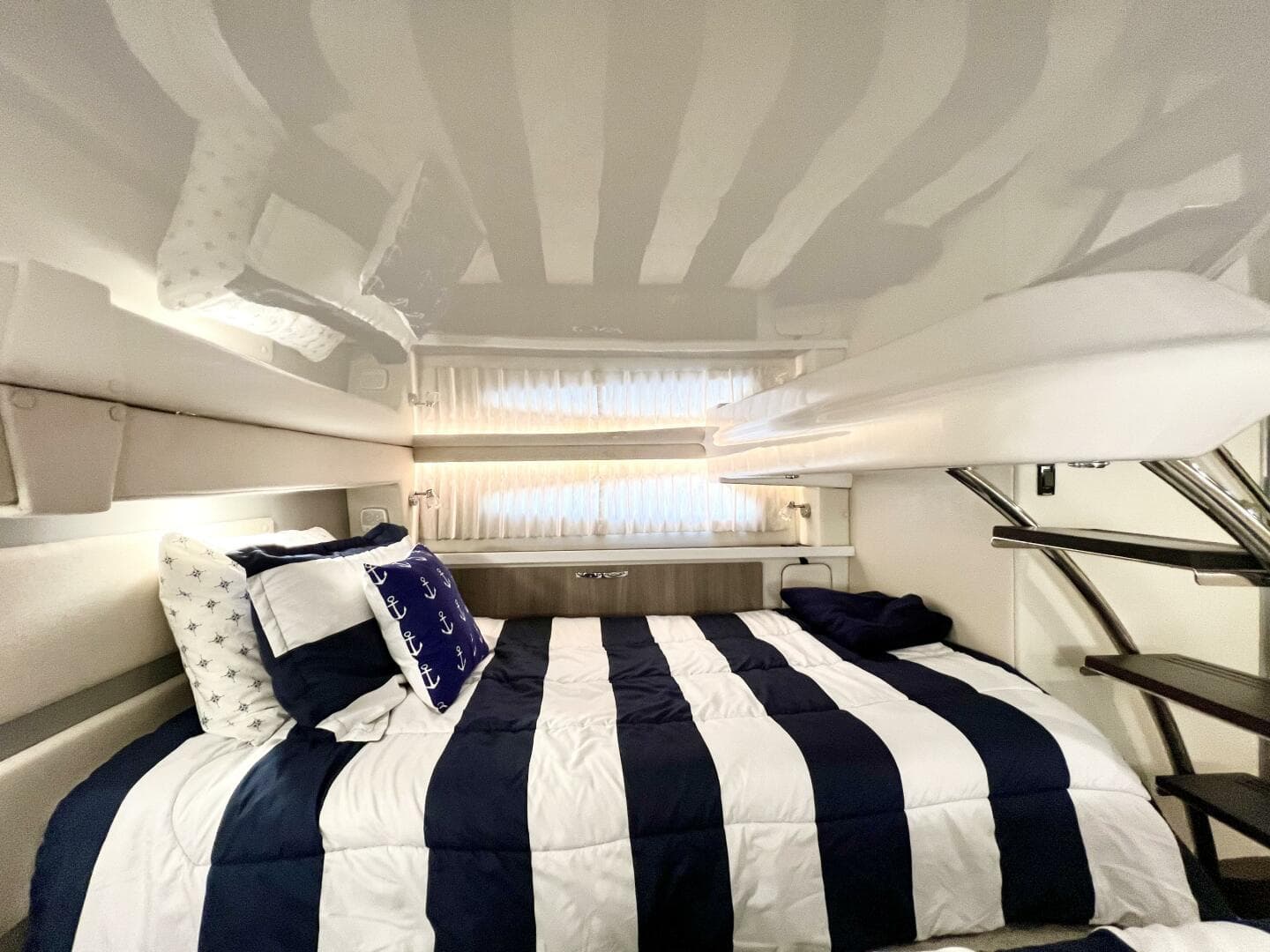 2021 Regal 33 Xo — photo 28