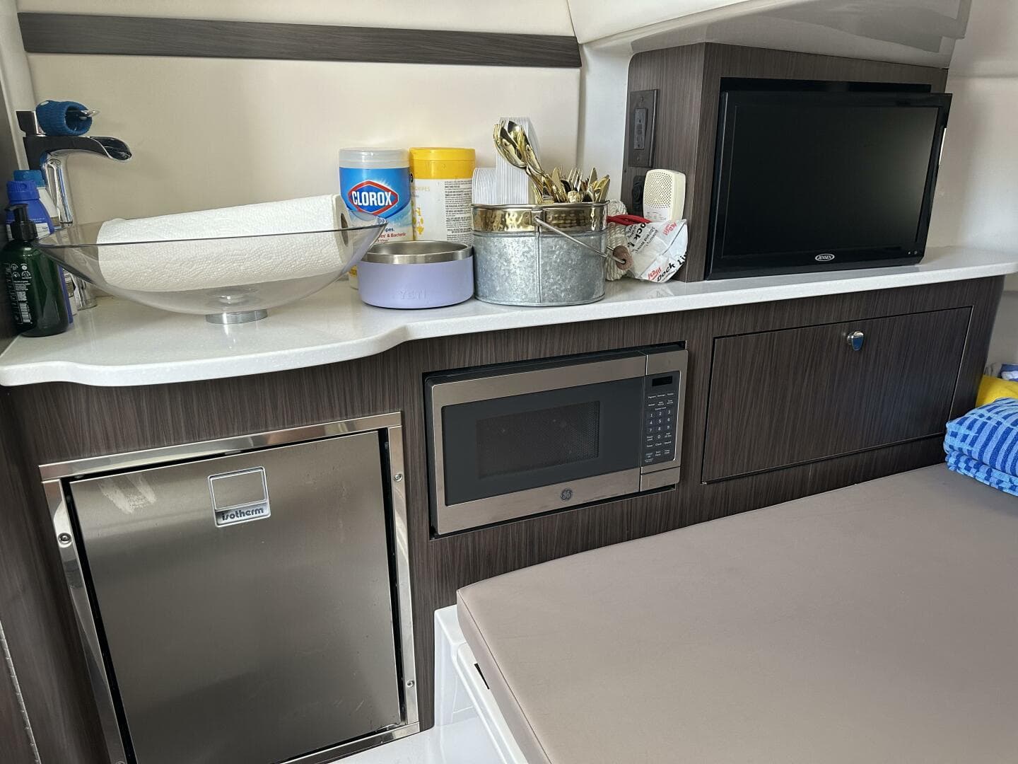 2020 Edgewater 370 CC — photo 15