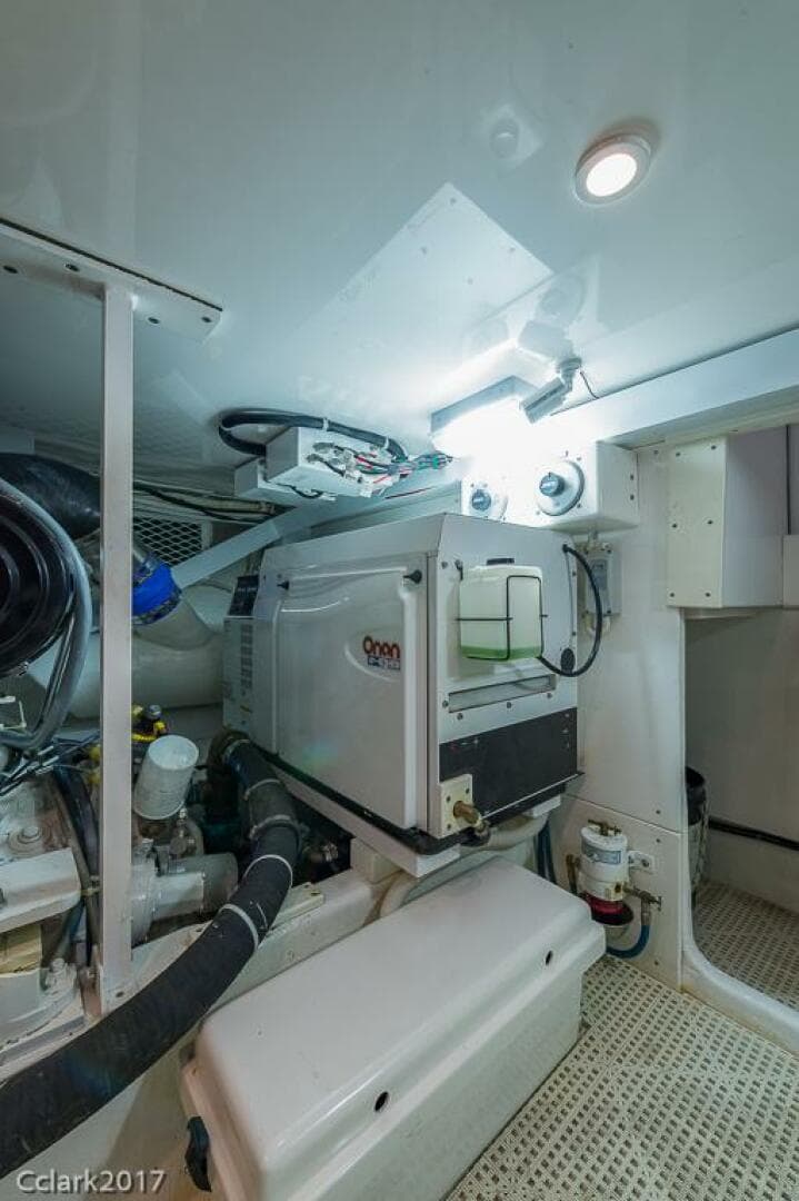 2007 Post 53 Convertible — photo 25