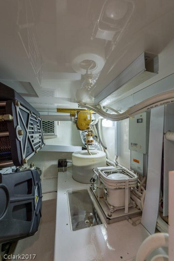 2007 Post 53 Convertible — photo 22