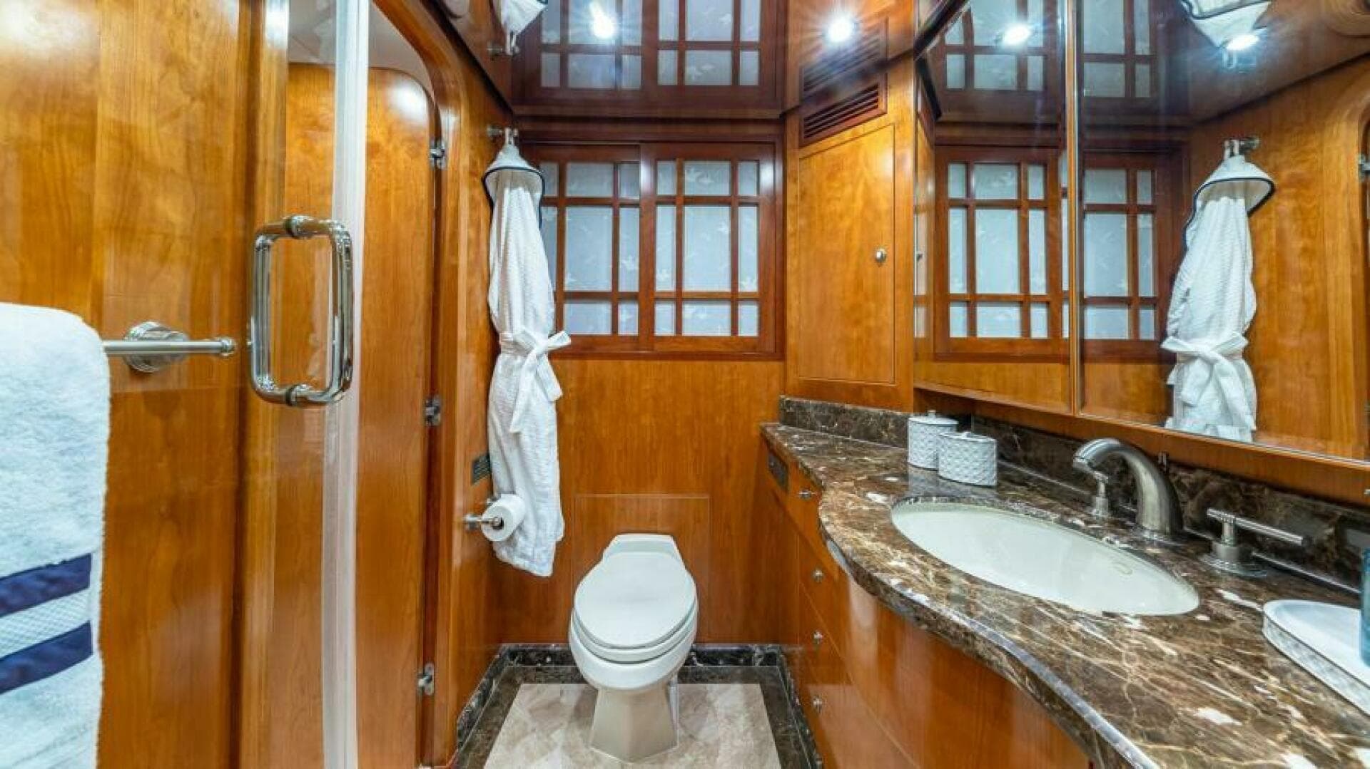 2004 Hargrave Capri Skylounge — photo 30