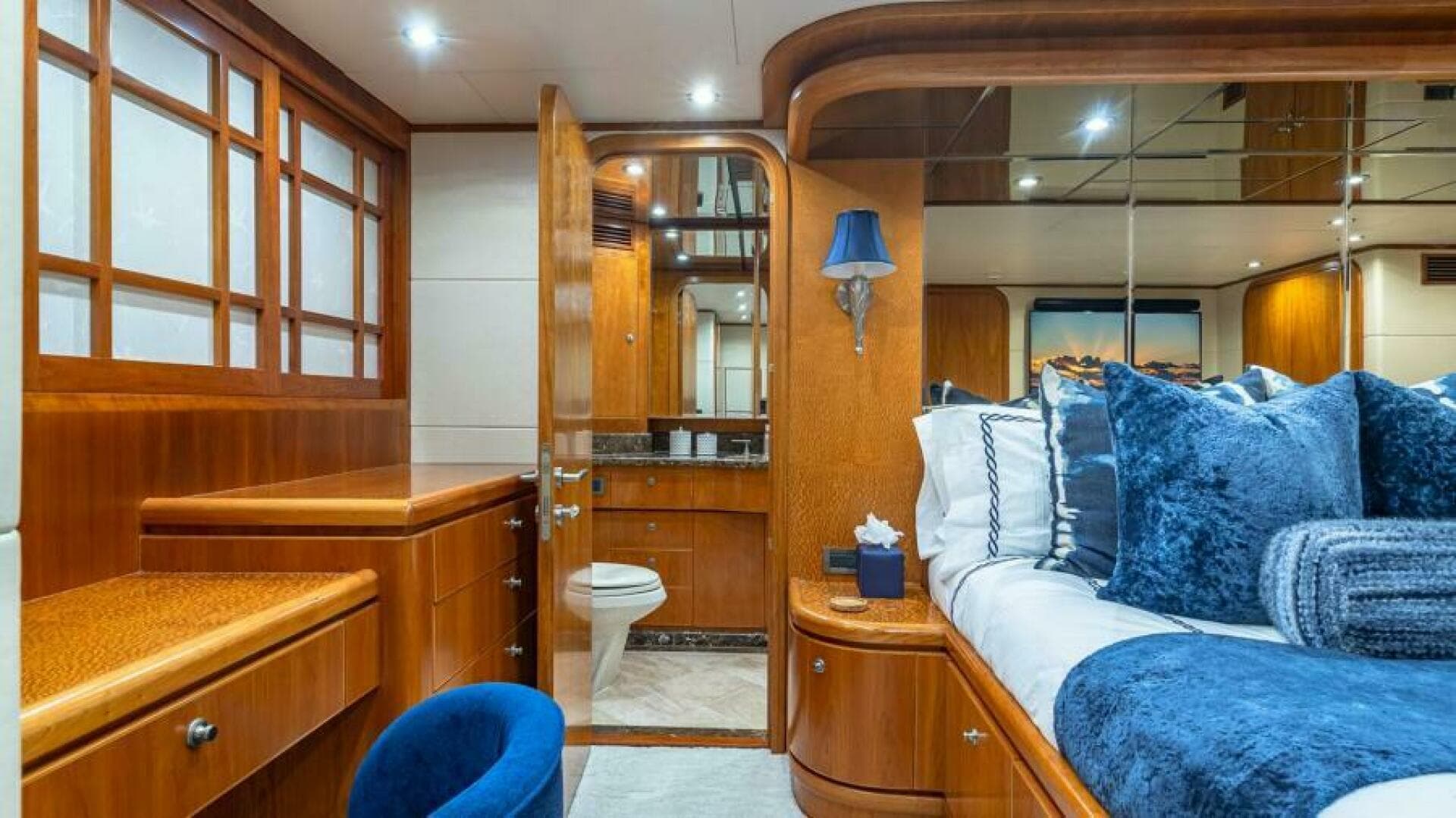 2004 Hargrave Capri Skylounge — photo 28