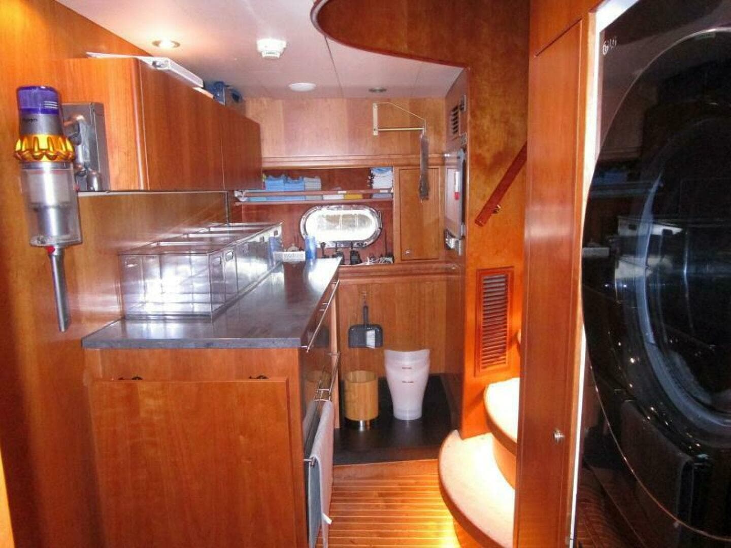 2004 Hargrave Capri Skylounge — photo 44