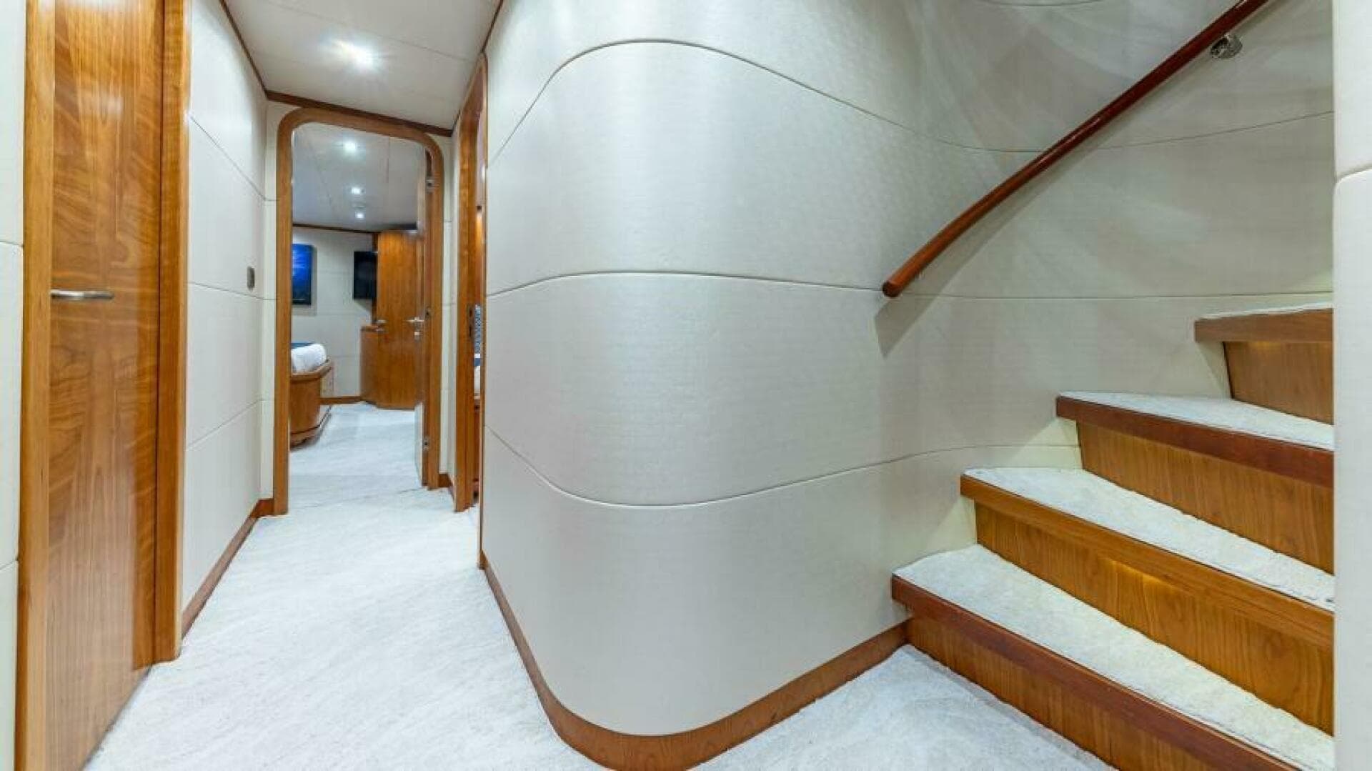 2004 Hargrave Capri Skylounge — photo 21