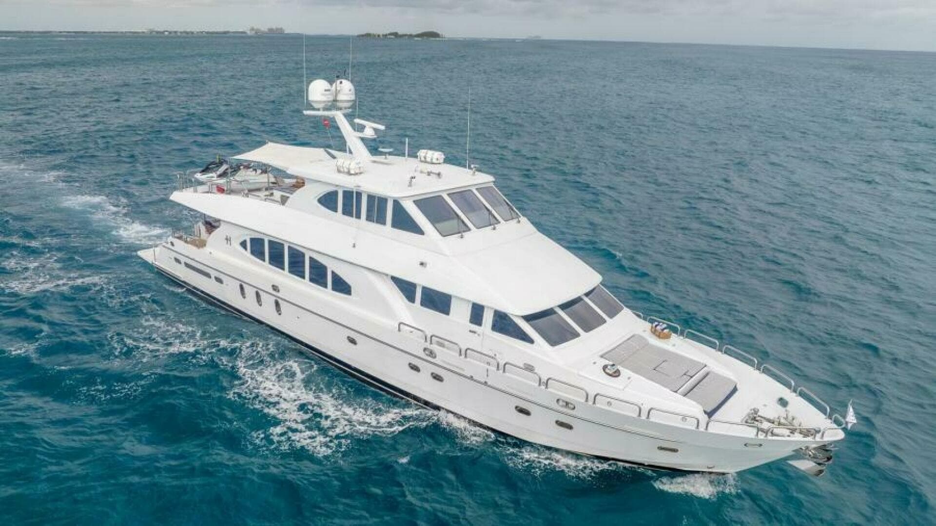 2004 Hargrave Capri Skylounge — photo 70