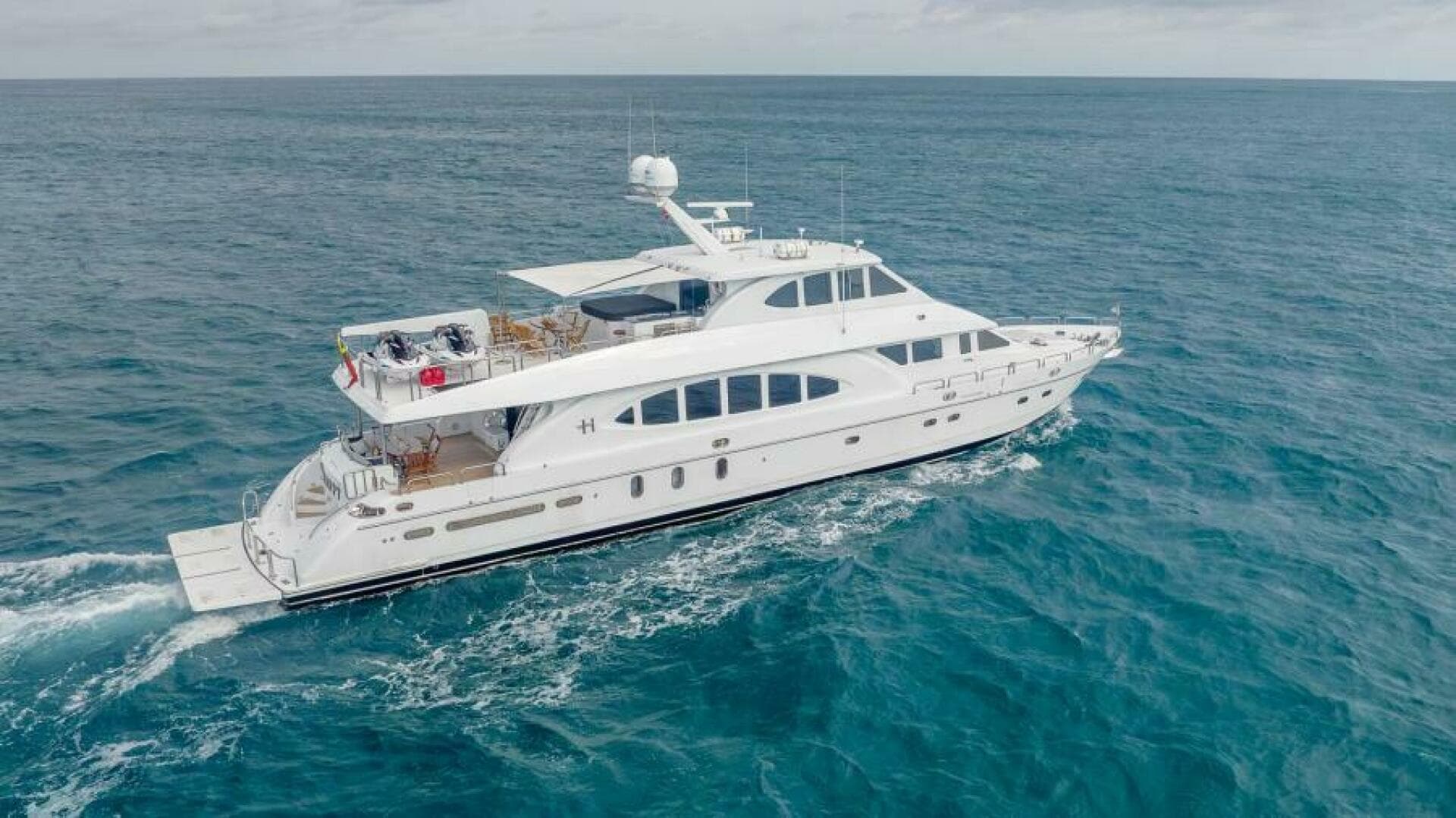 2004 Hargrave Capri Skylounge — photo 69