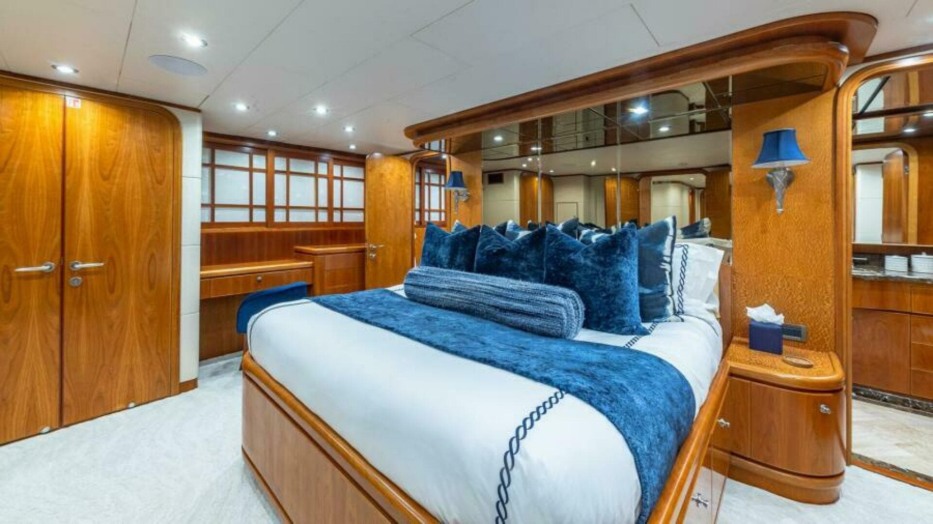 2004 Hargrave Capri Skylounge — photo 23