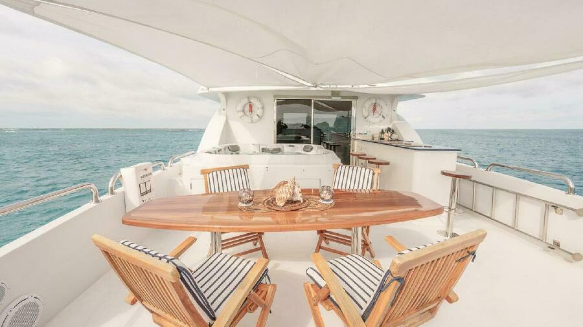 2004 Hargrave Capri Skylounge — photo 59