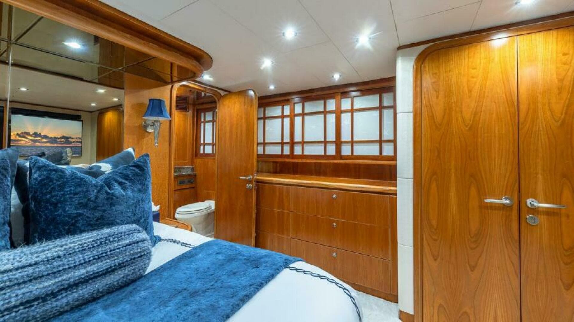 2004 Hargrave Capri Skylounge — photo 25