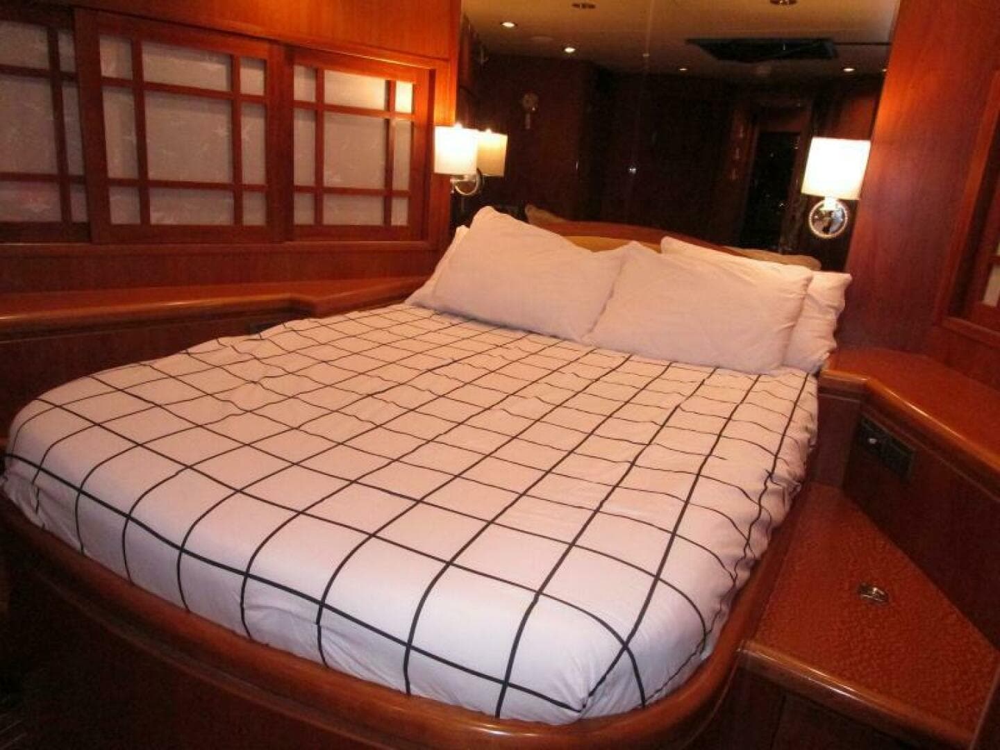 2004 Hargrave Capri Skylounge — photo 46