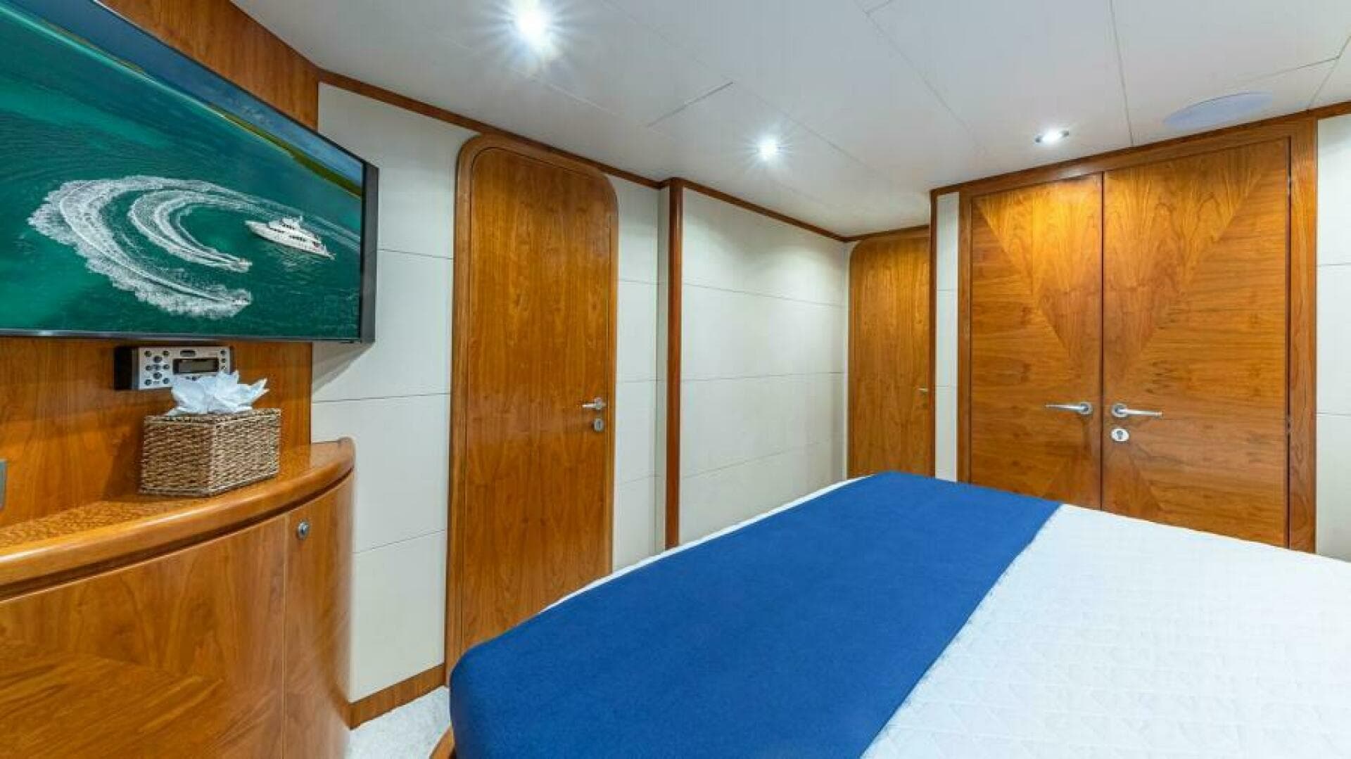 2004 Hargrave Capri Skylounge — photo 41