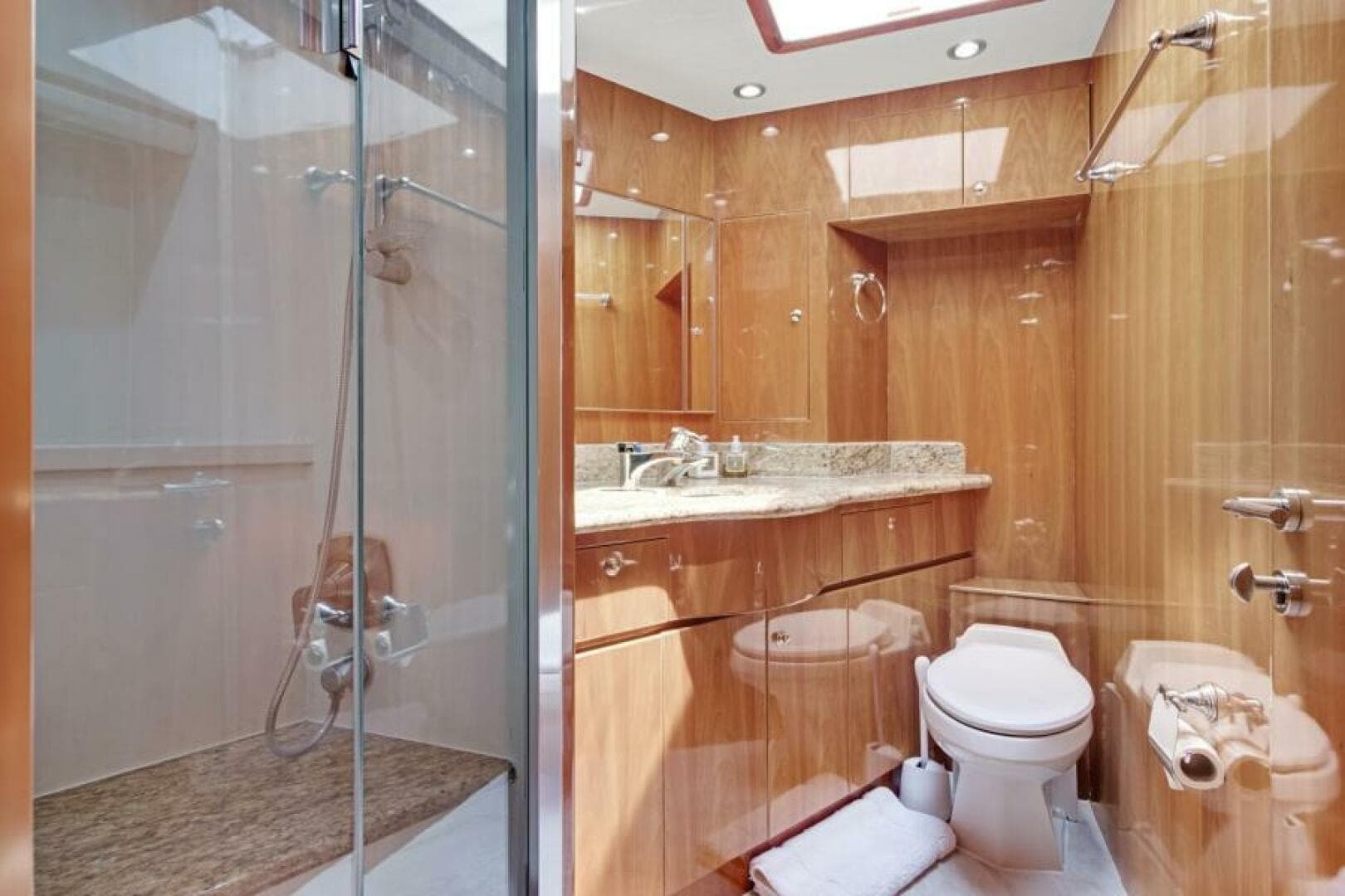 2005 Hargrave Capri Skylounge — photo 50