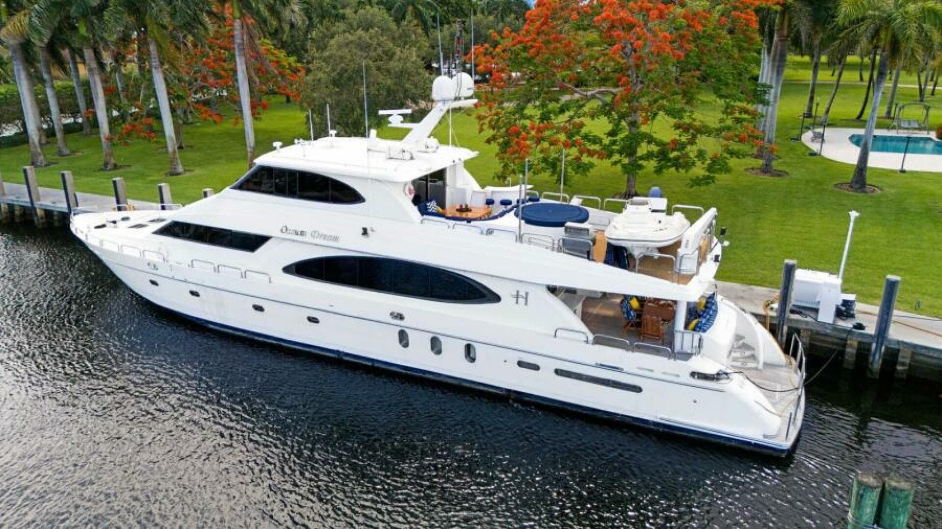 2005 Hargrave Capri Skylounge — photo 75