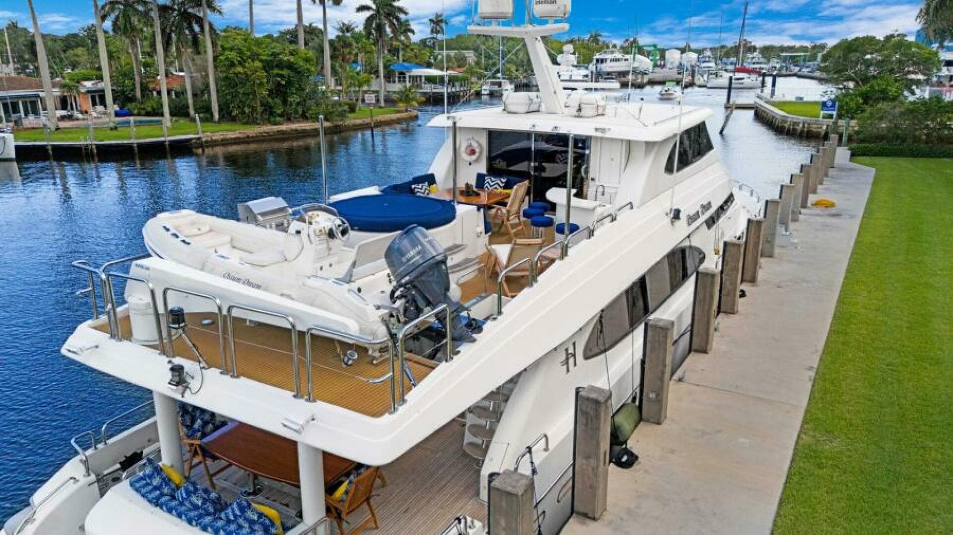 2005 Hargrave Capri Skylounge — photo 72