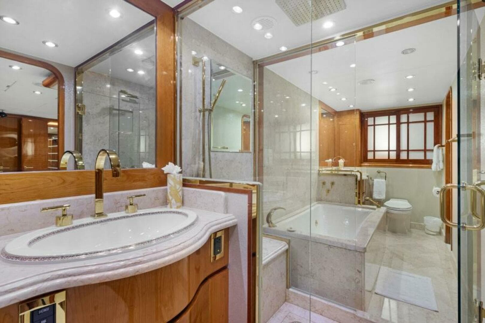 2005 Hargrave Capri Skylounge — photo 33