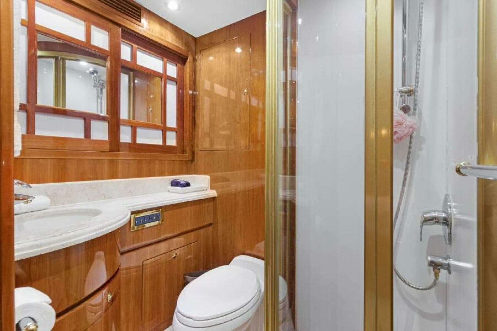 2005 Hargrave Capri Skylounge — photo 39