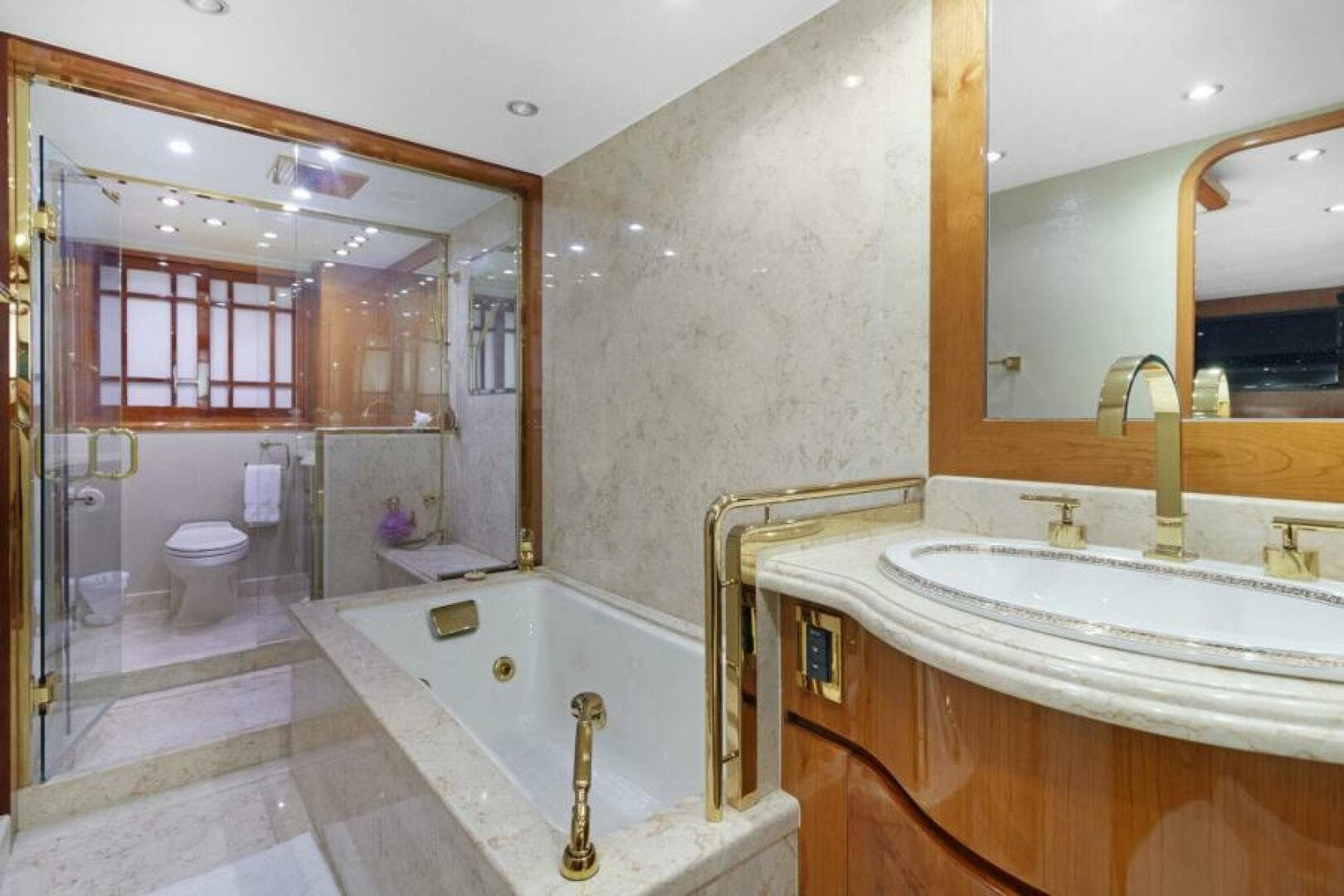 2005 Hargrave Capri Skylounge — photo 31