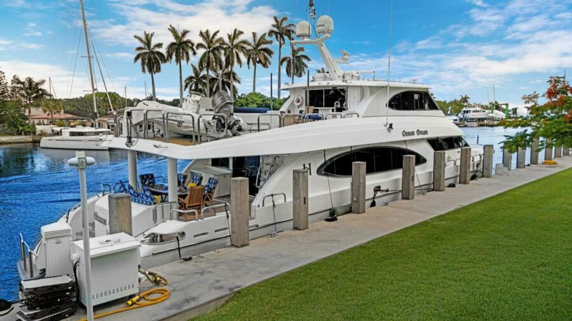 2005 Hargrave Capri Skylounge — photo 73