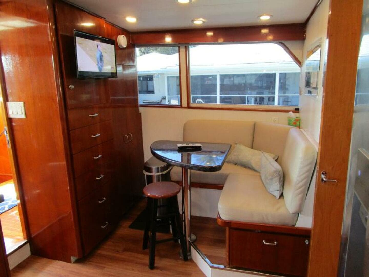 1986 Burger Flush Deck With Flybridge — photo 10