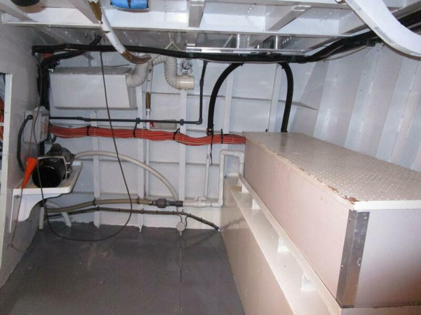 1986 Burger Flush Deck With Flybridge — photo 54