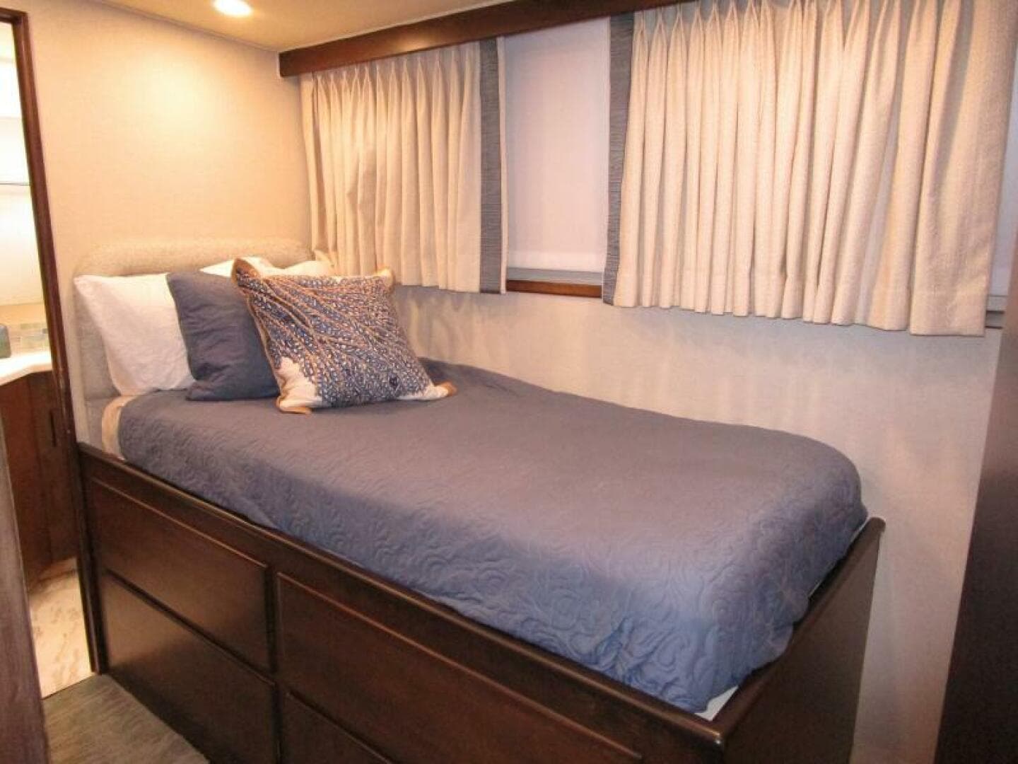 1986 Burger Flush Deck With Flybridge — photo 40