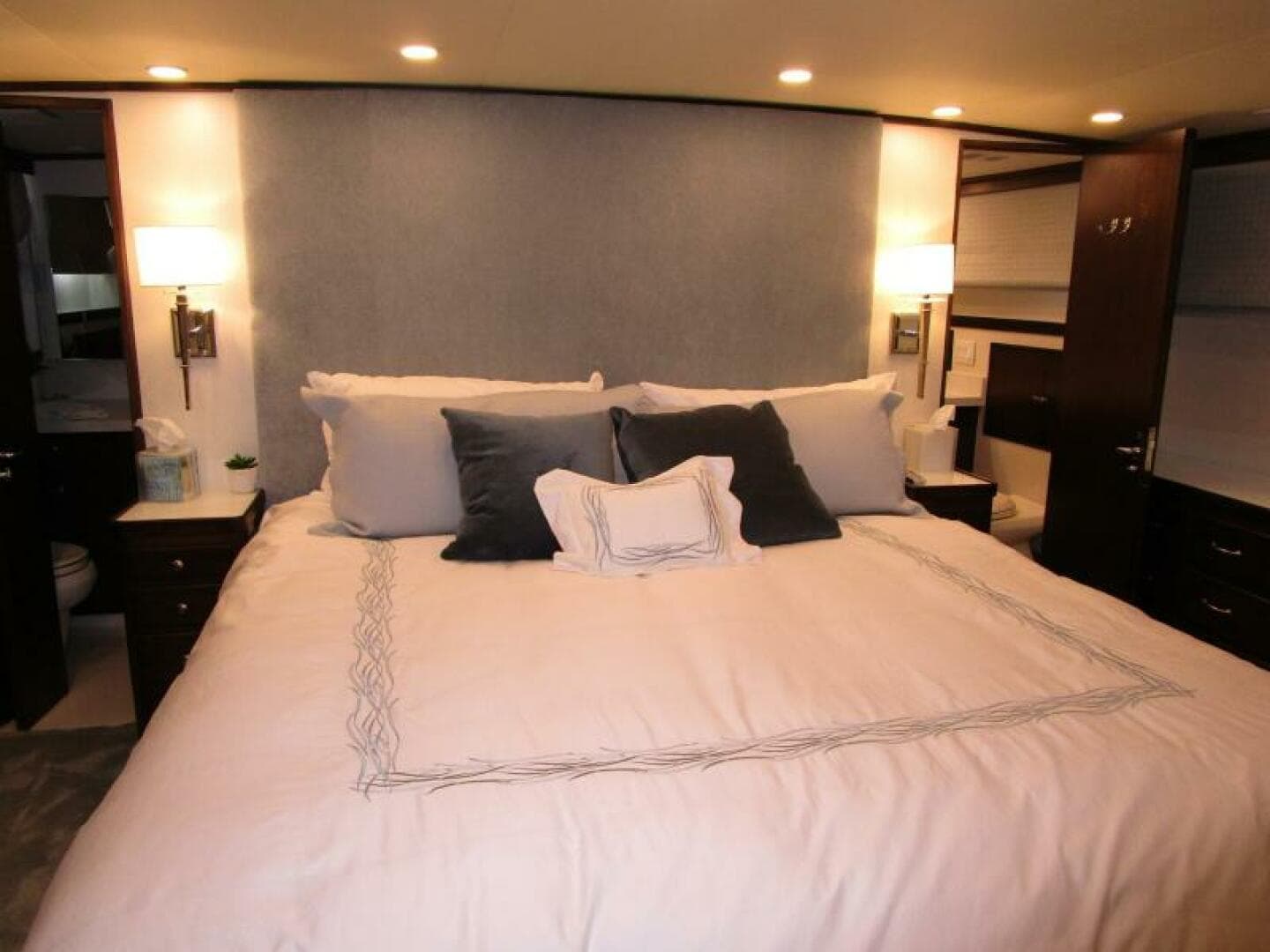 1986 Burger Flush Deck With Flybridge — photo 28