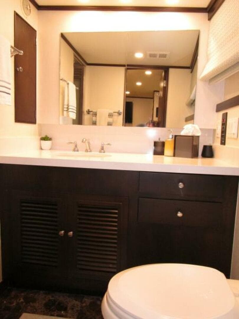 1986 Burger Flush Deck With Flybridge — photo 31