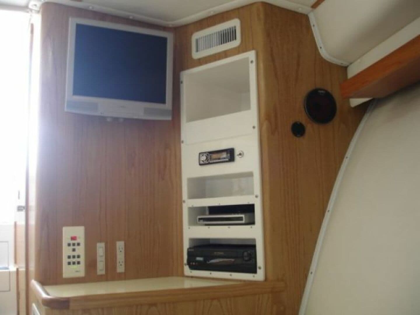 2002 Stolper 35 Express — photo 18