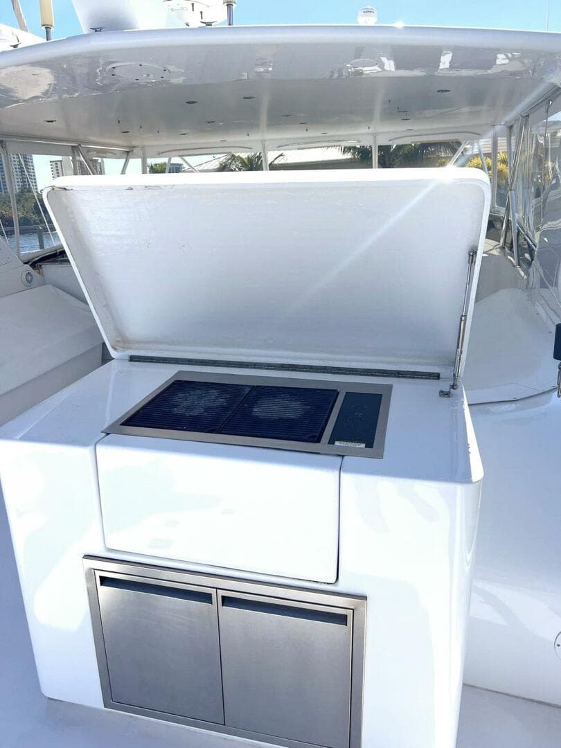 2001 Hatteras — photo 28