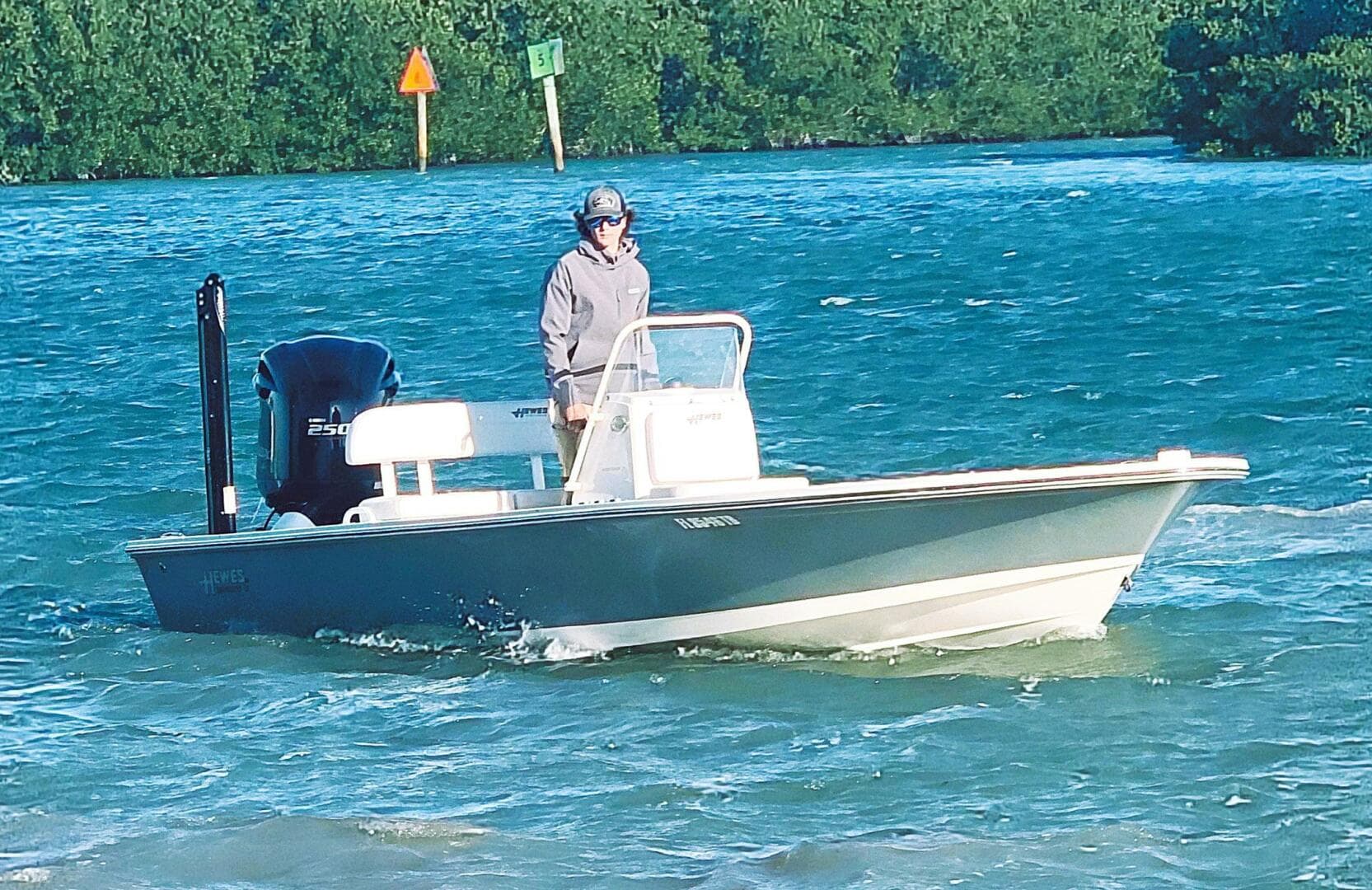 2021 Hewes Redfisher 21 — photo 6