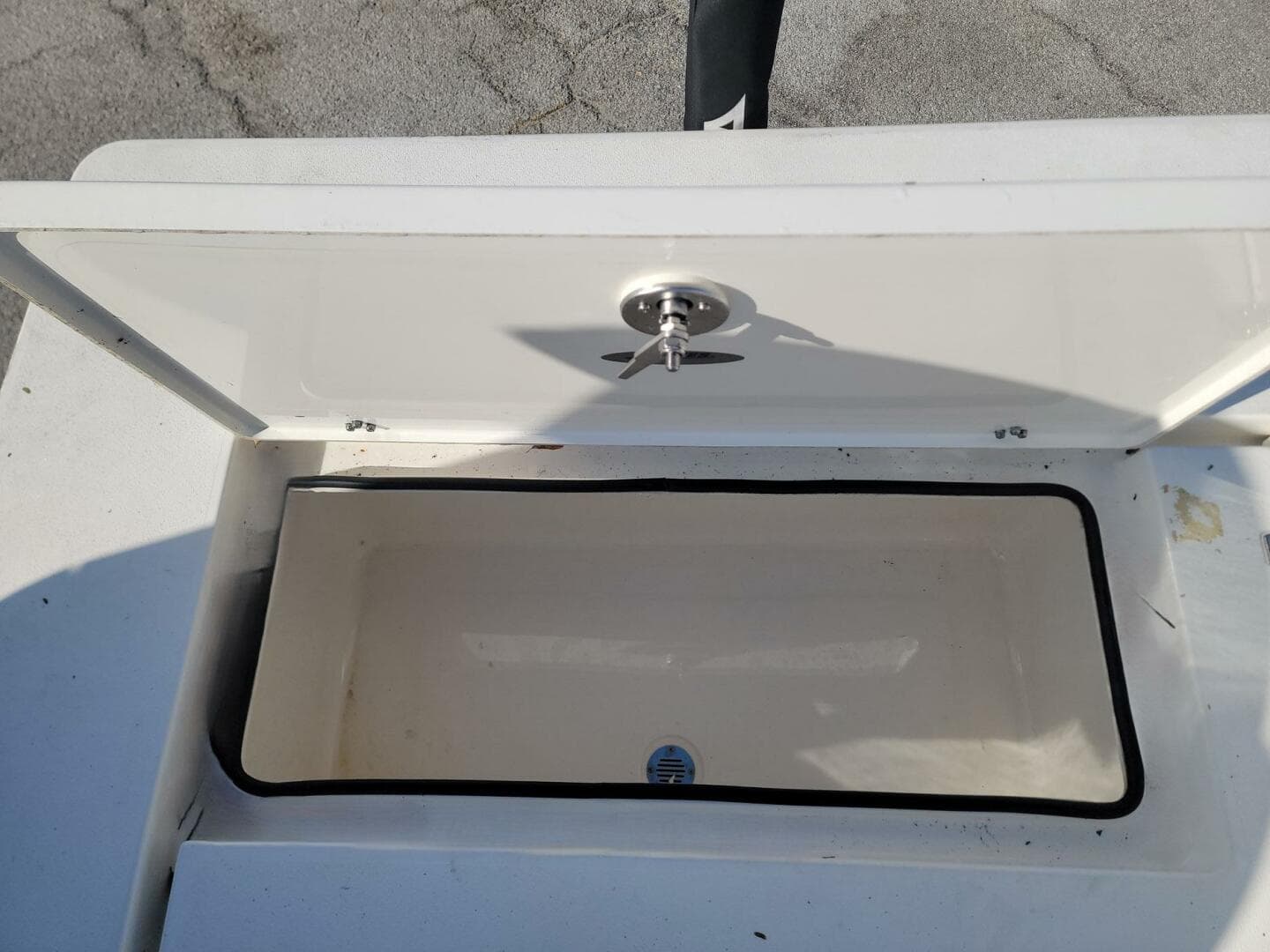 2021 Hewes Redfisher 21 — photo 20