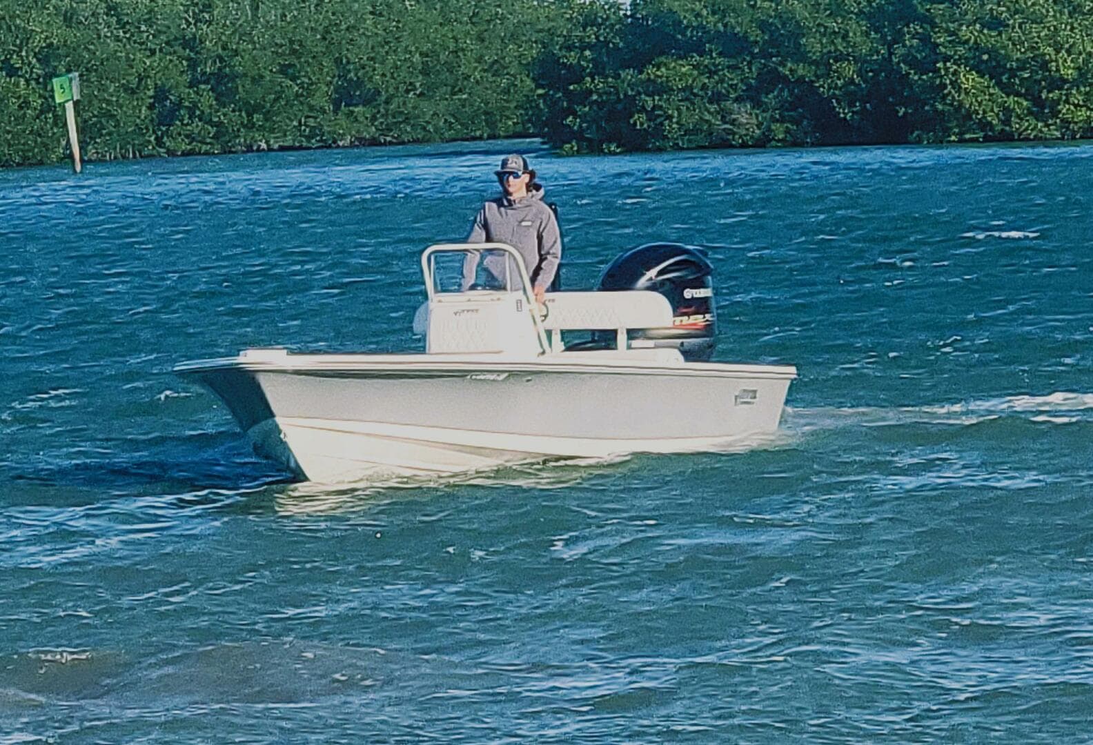 2021 Hewes Redfisher 21 — photo 3