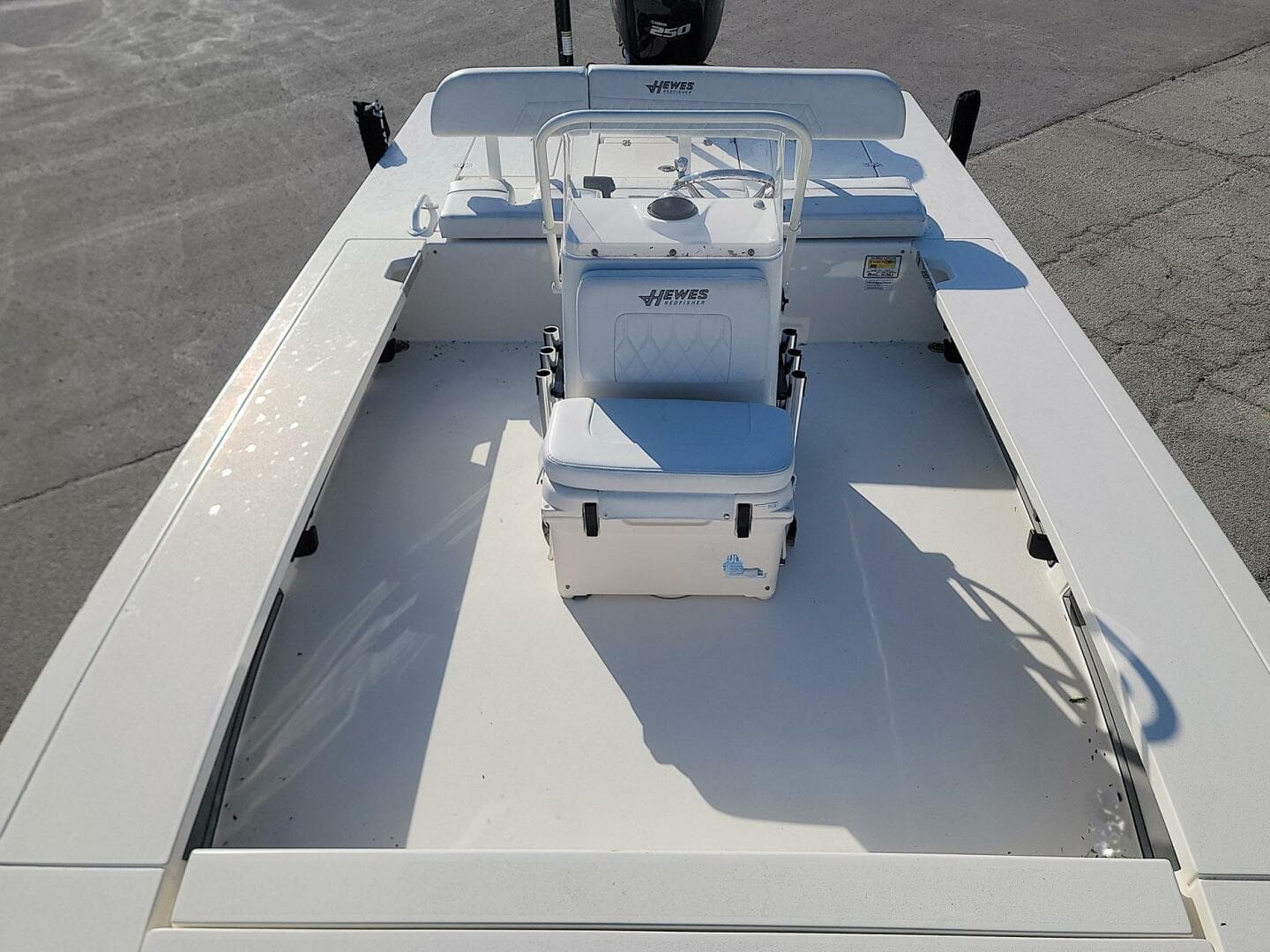 2021 Hewes Redfisher 21 — photo 14