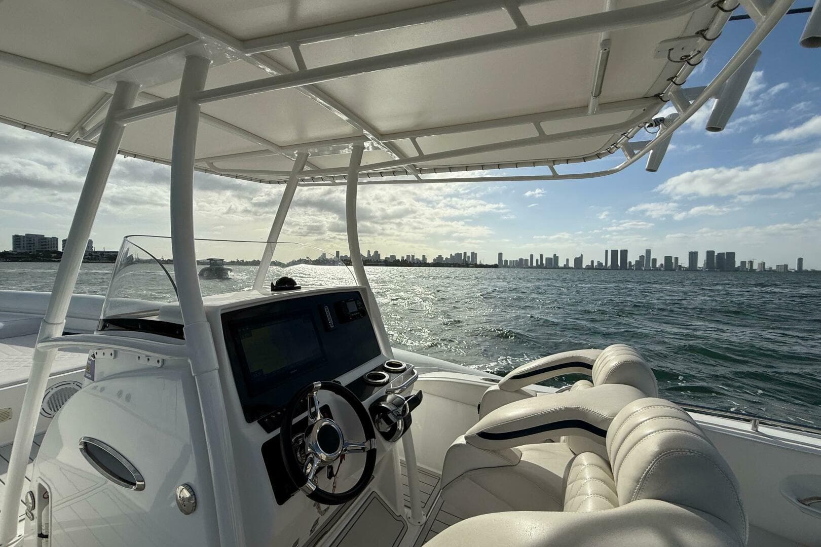 2015 Airship 330 — photo 6