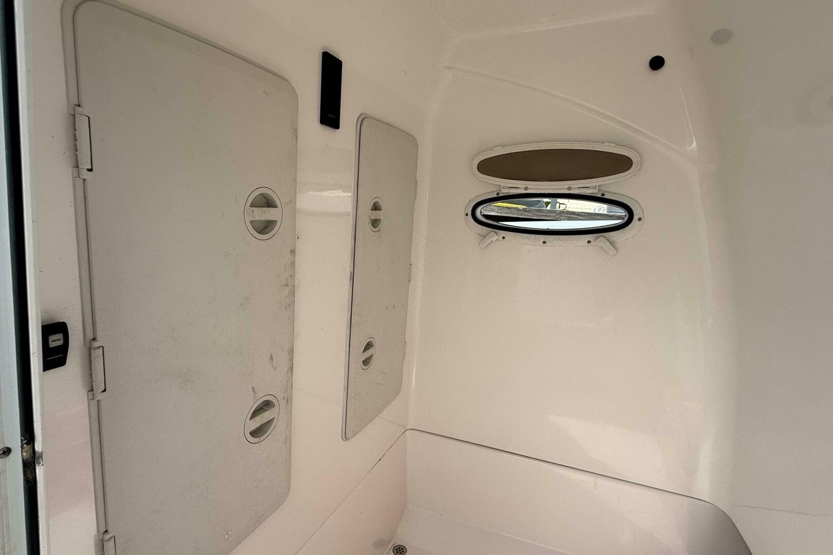 2015 Airship 330 — photo 13