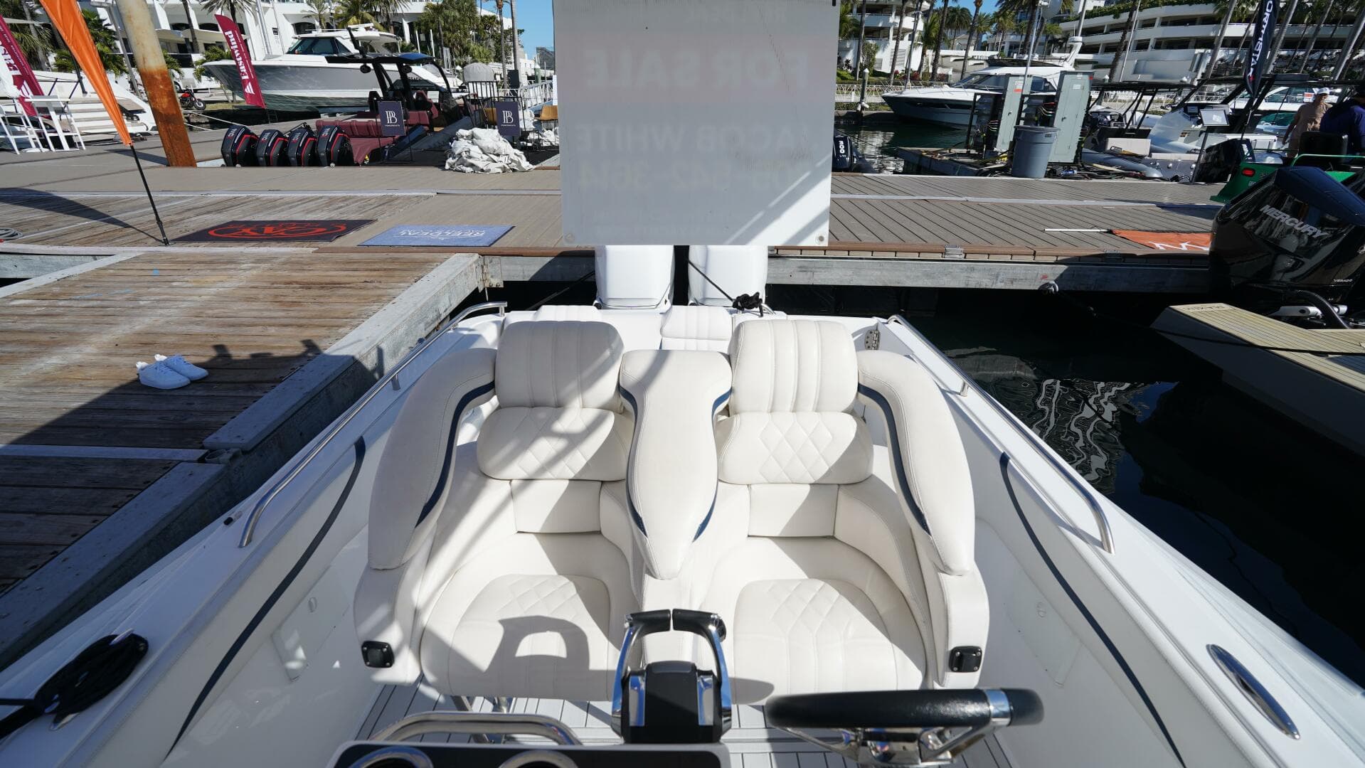 2015 Airship 330 — photo 23