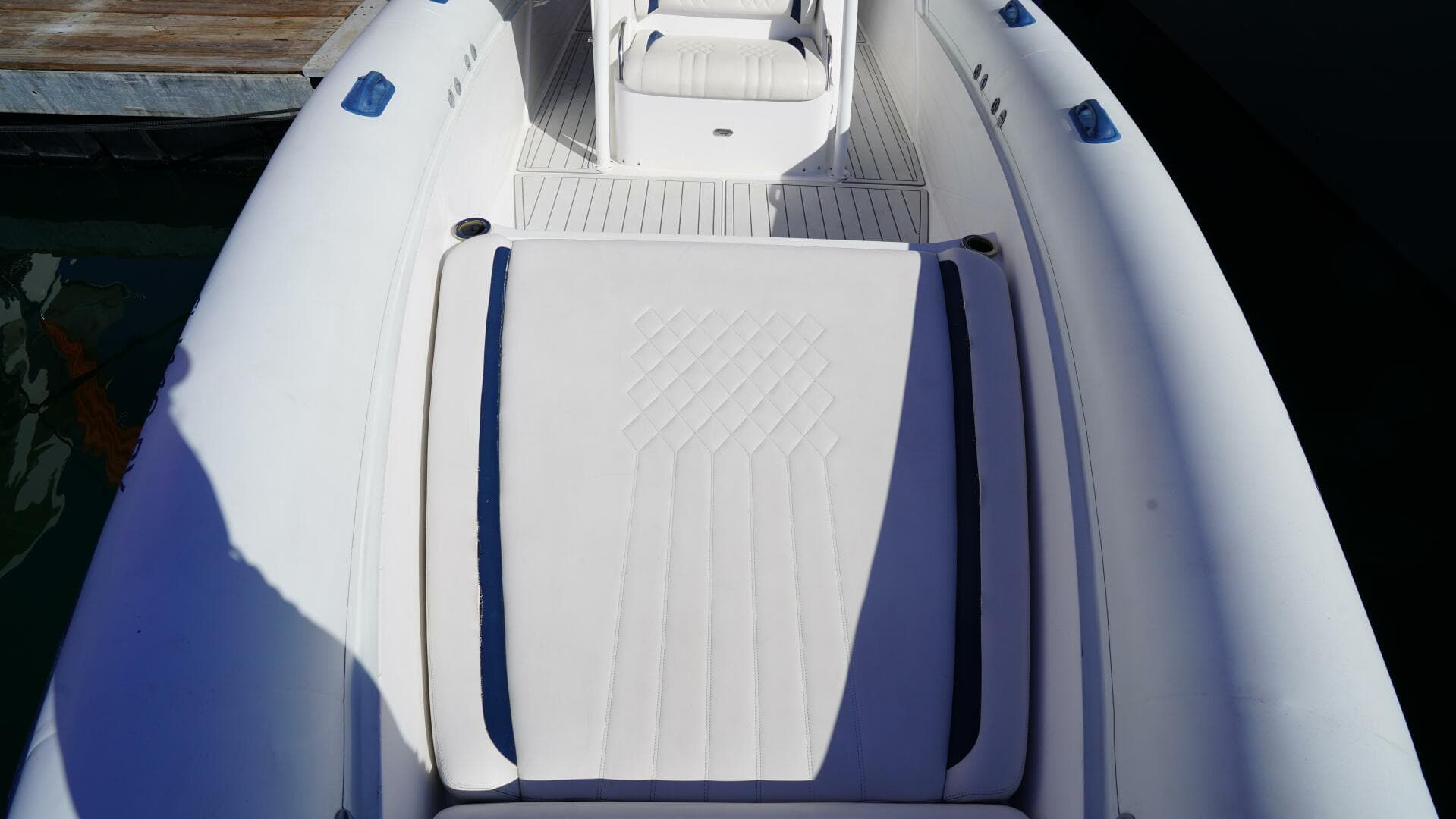 2015 Airship 330 — photo 17