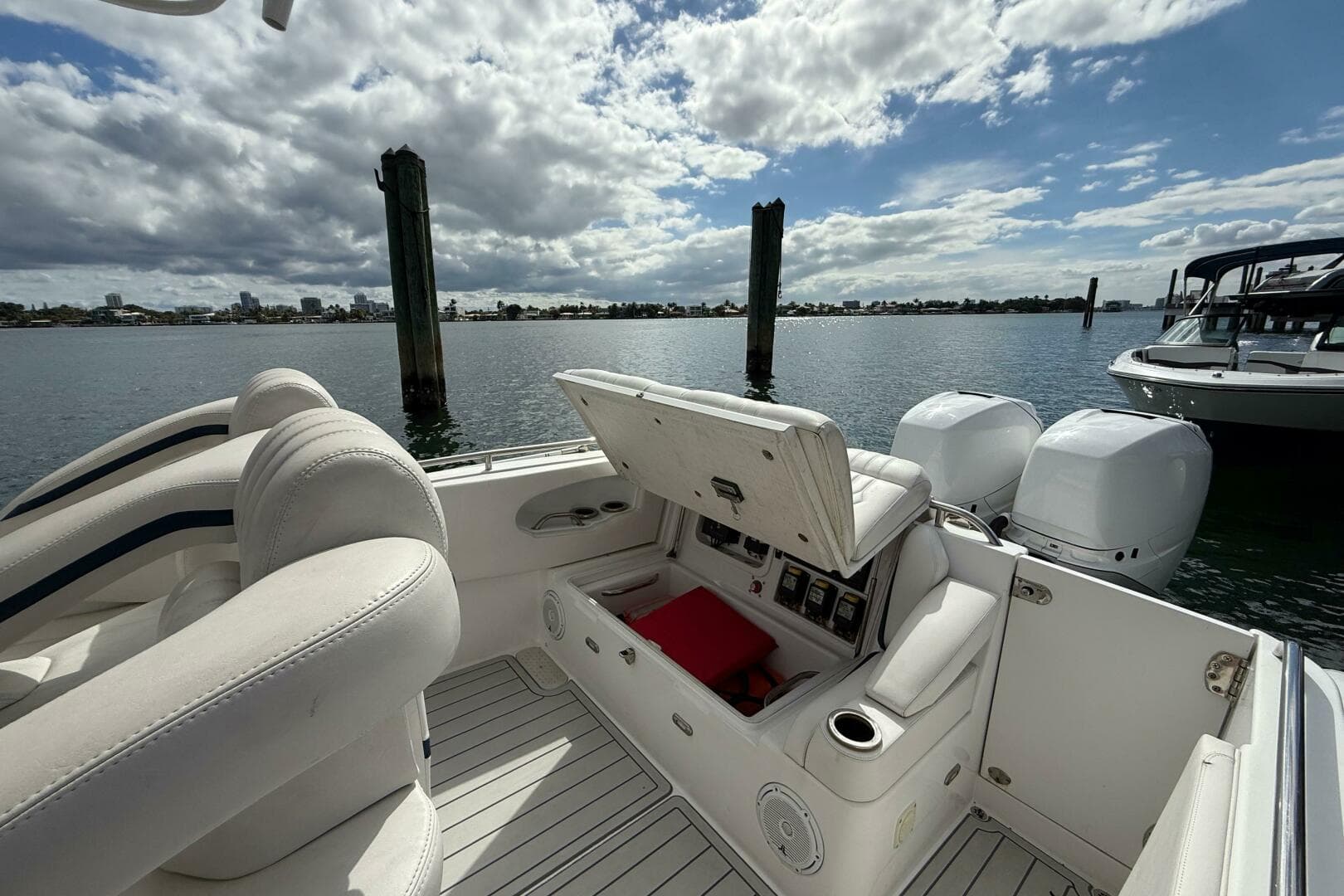 2015 Airship 330 — photo 14