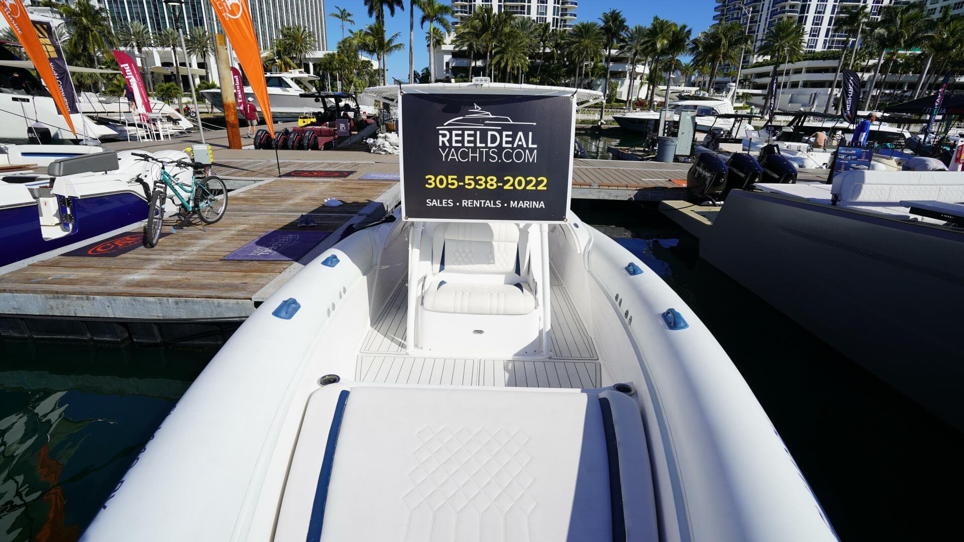 2015 Airship 330 — photo 16